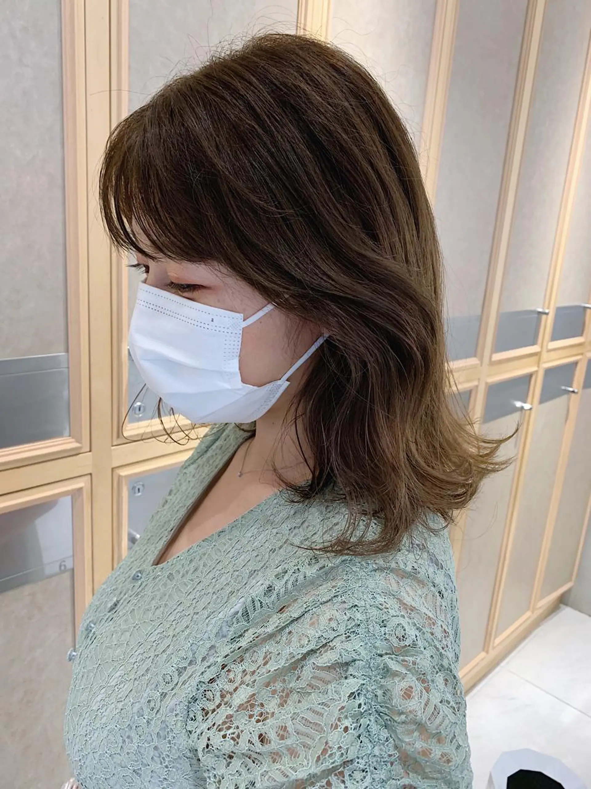 セミロング カラー ベージュカラー 透明感カラー オリーブベージュ TENELE所属・チバ タクミのヘアスタイル