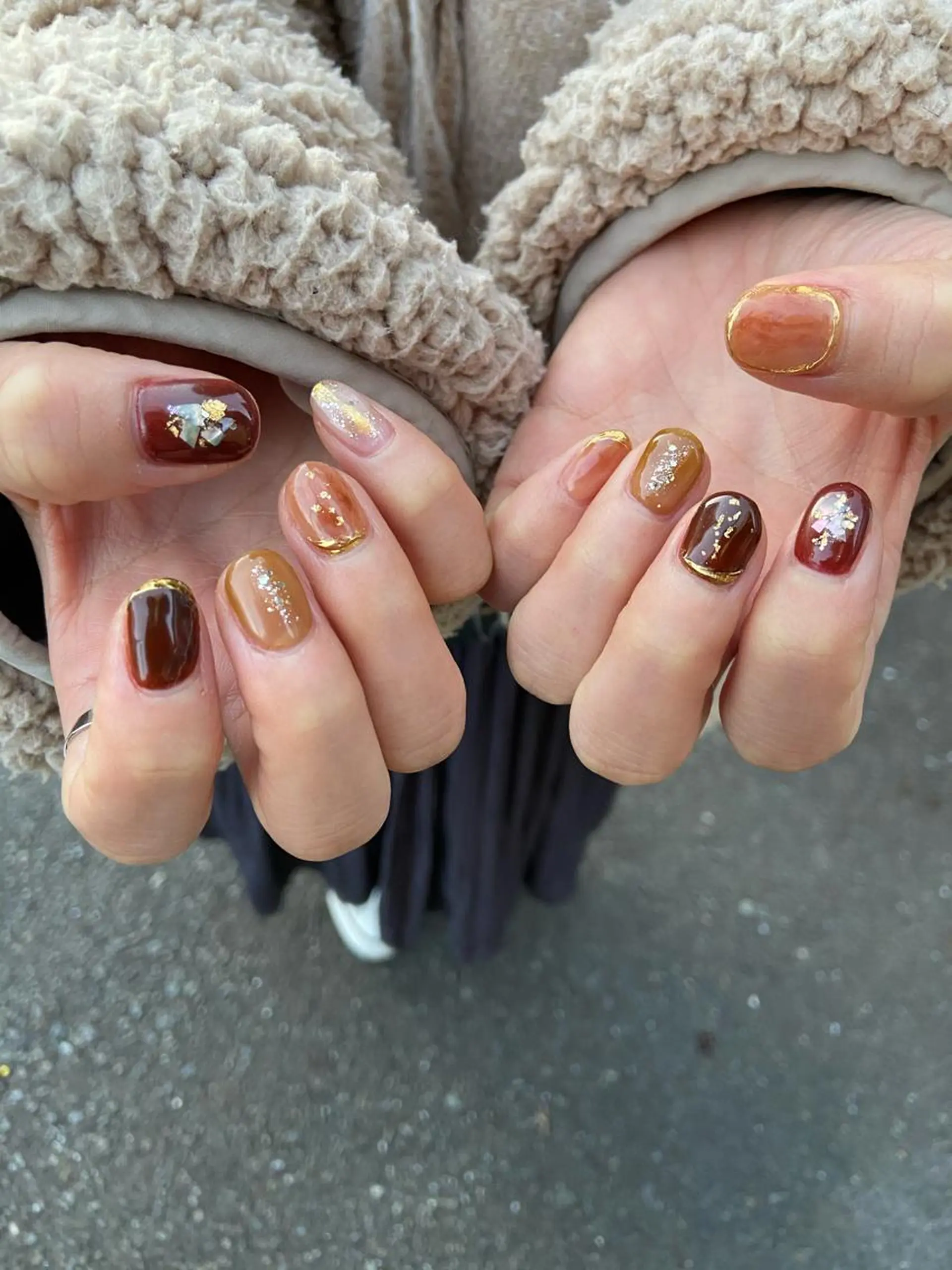 ネイル アートネイル ブラウン ミラーネイル 持ち込み ニュアンスネイル . unffのネイルデザイン