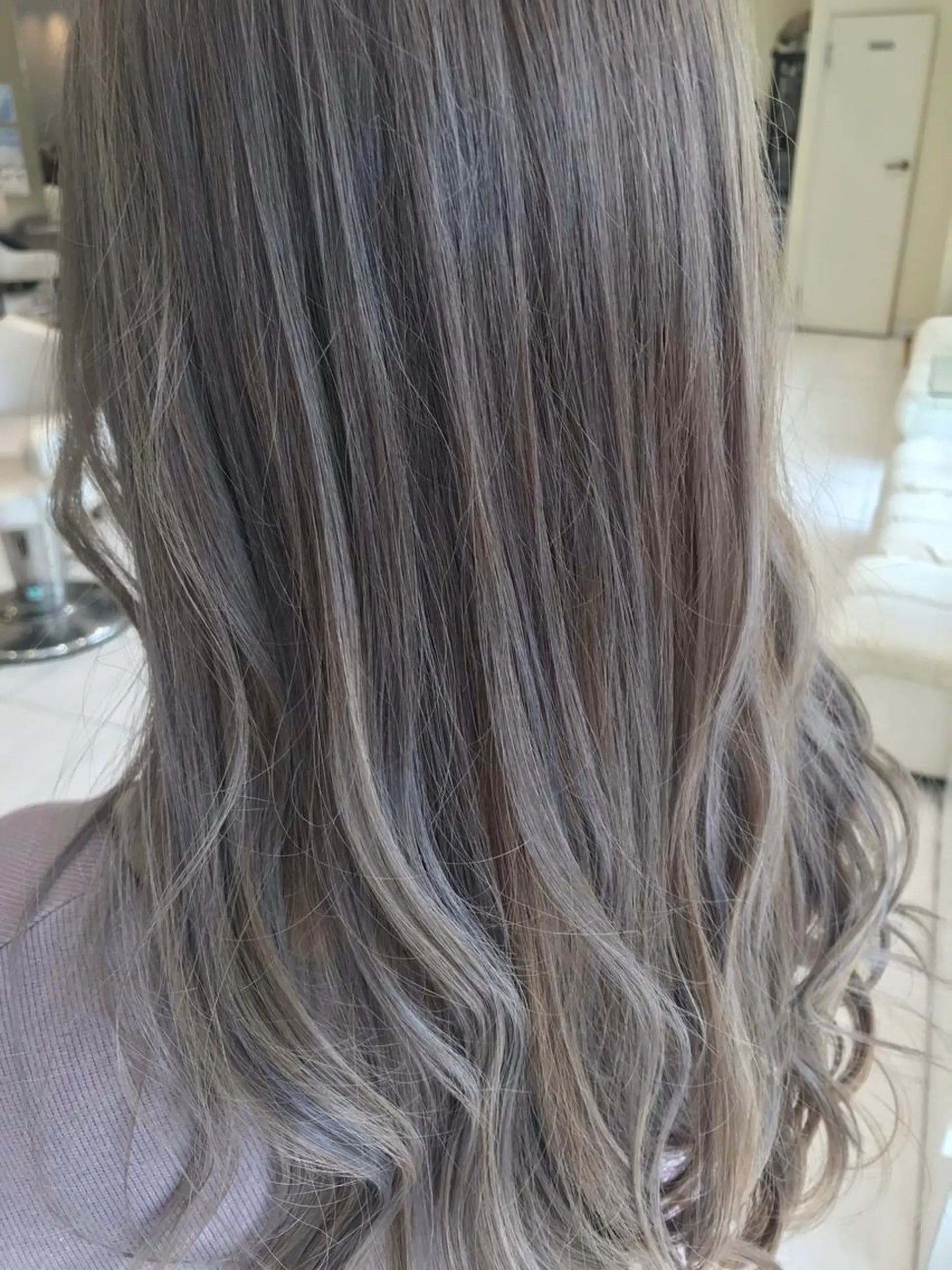 ロング カラー 保子 祐里香のヘアスタイル