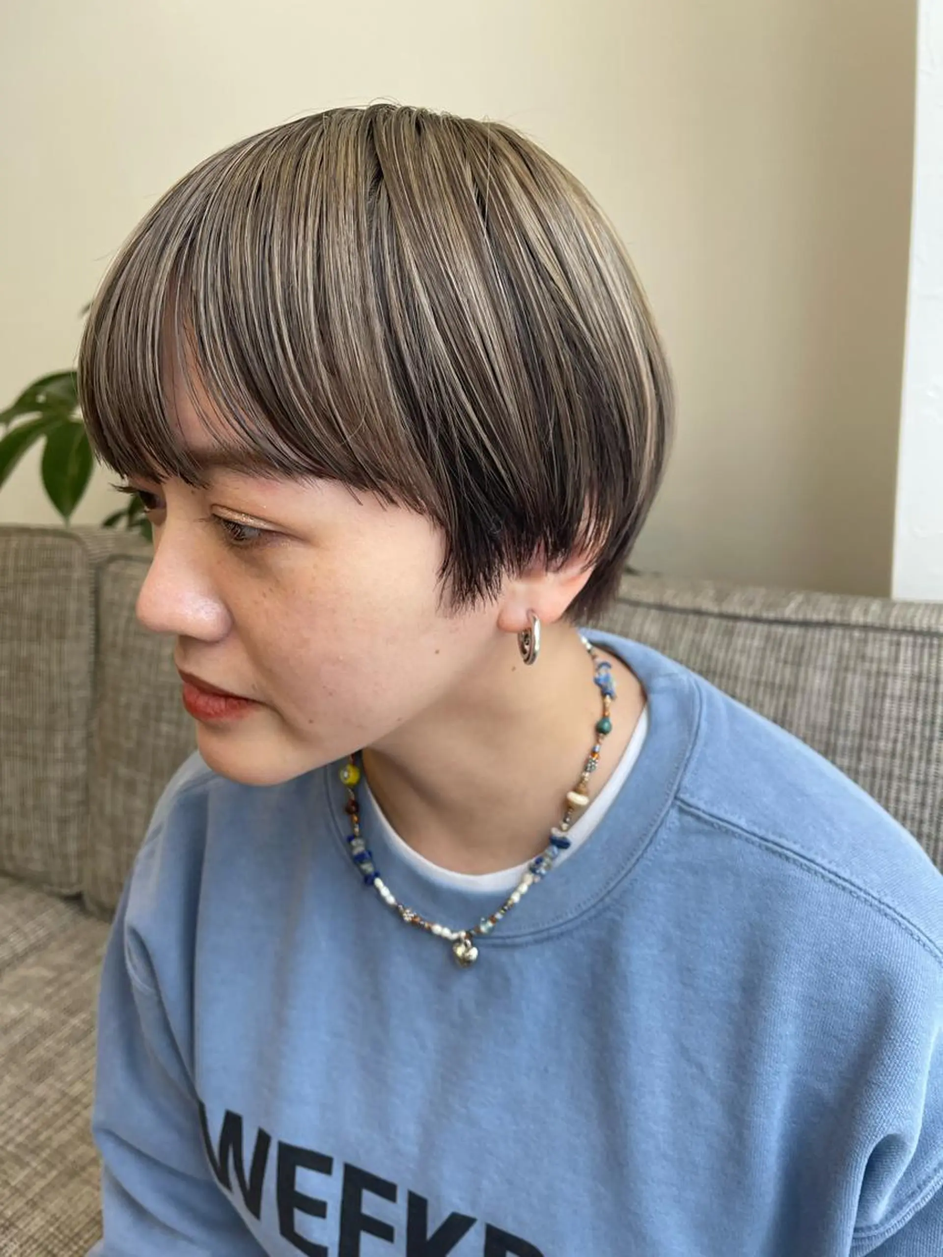 ショート カラー ハイトーンカラー pole/apartment所属・💓パーマ，💗 レイヤーカットのヘアスタイル