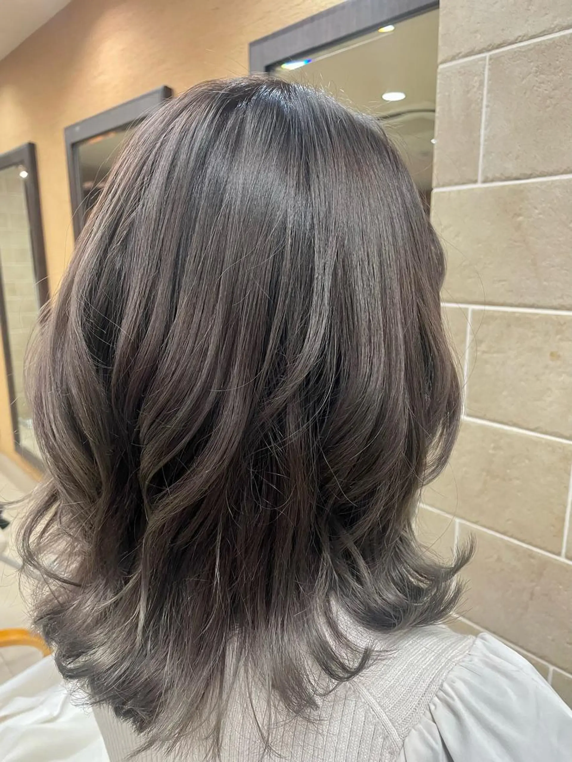 ミディアム カラー カット ヘアカラー トリートメント 透明感カラー✨艶髪 制作🌱山根あゆみのヘアスタイル