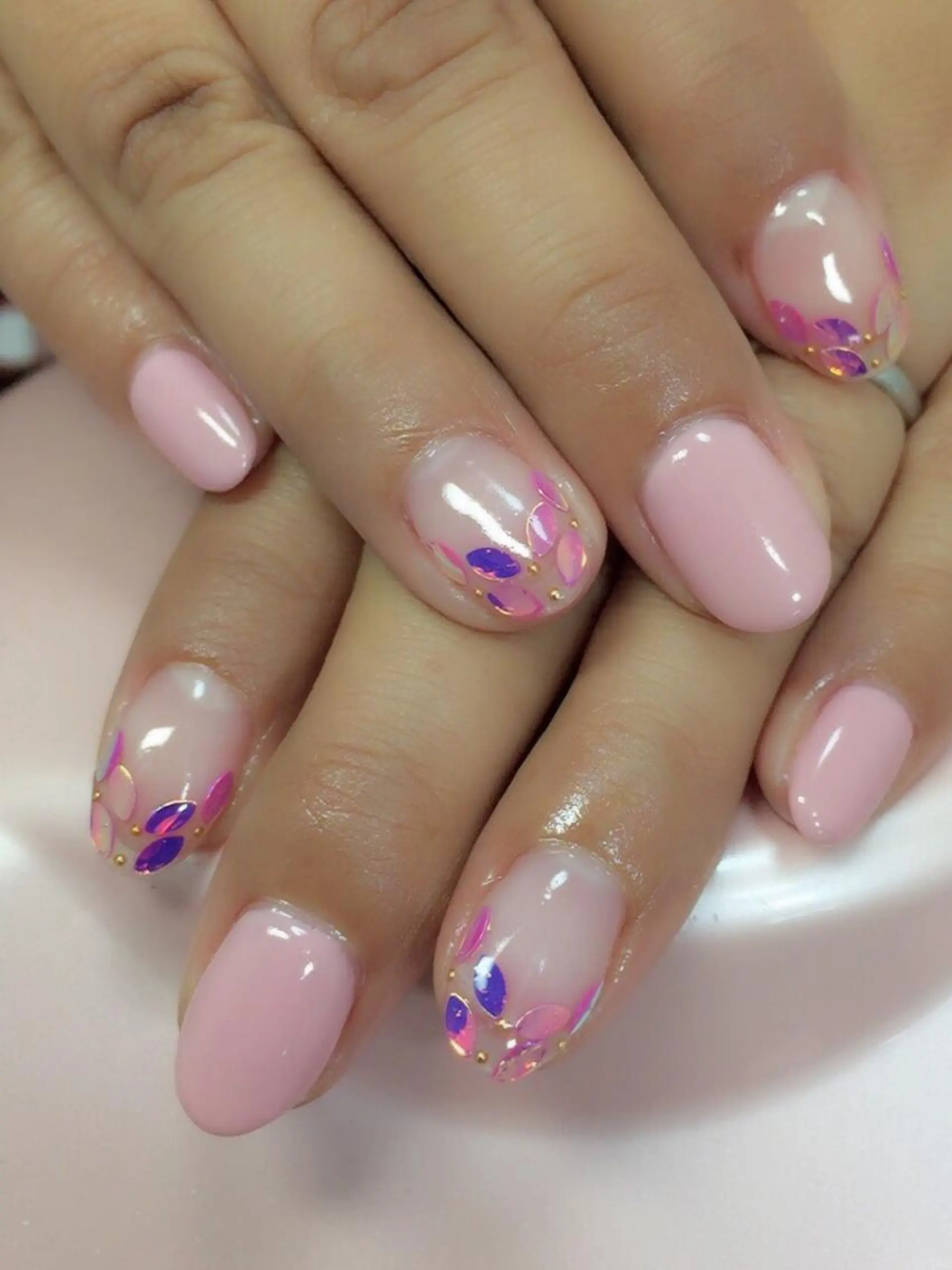 ミディアム ネイル ハンドネイル Shan Nailのネイルデザイン