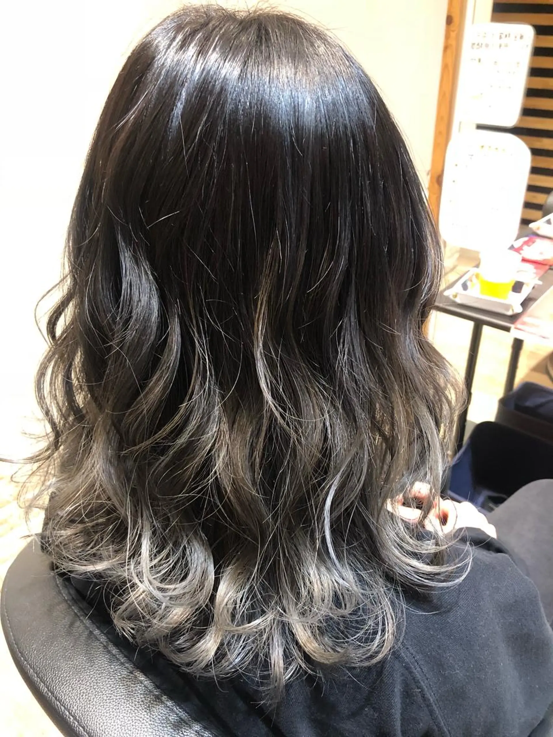 カラー 早川 真幸のヘアスタイル