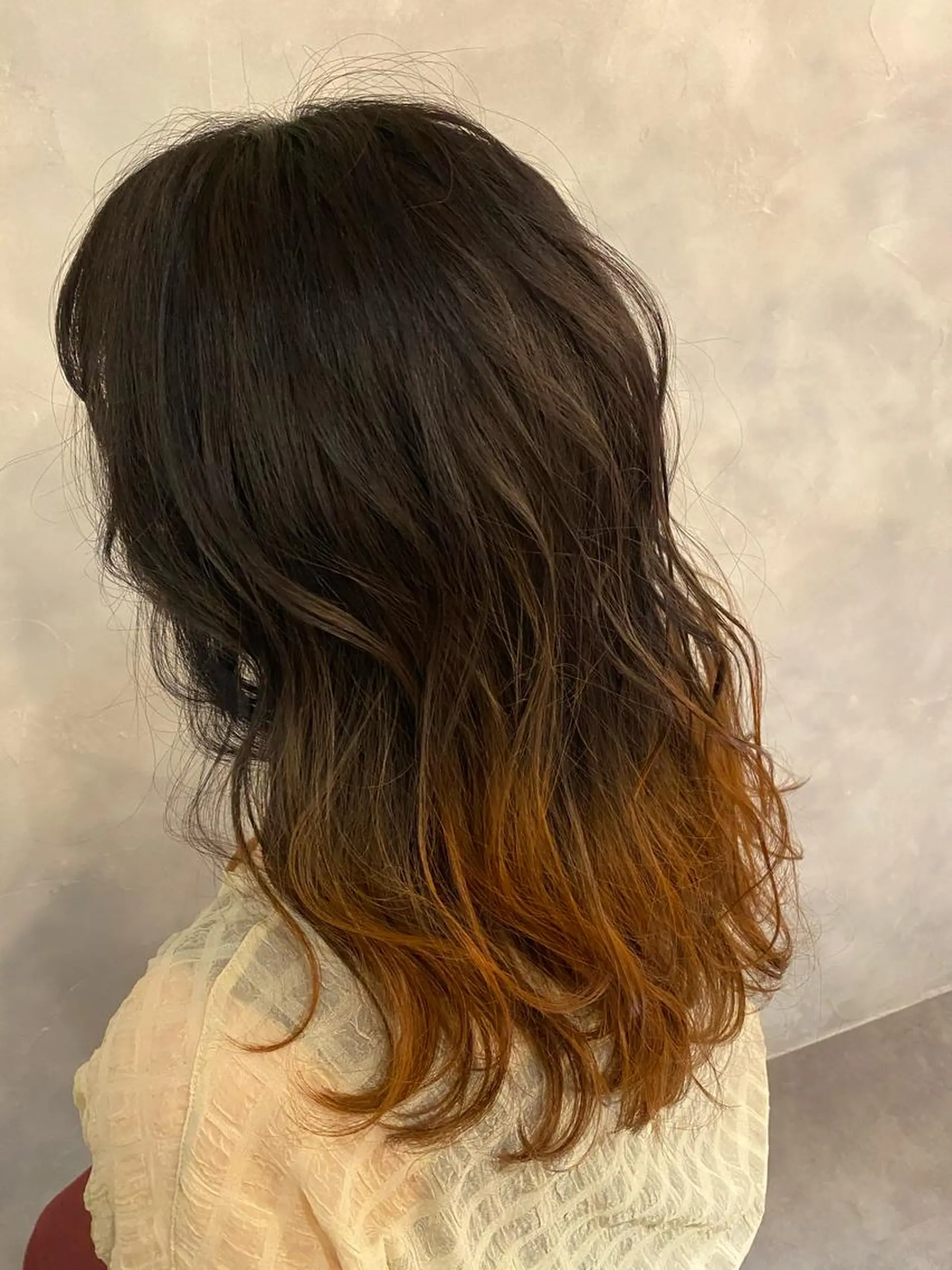 セミロング カラー グラデーションカラー オレンジ ヘアカラー 田上 (たのうえ)のヘアスタイル