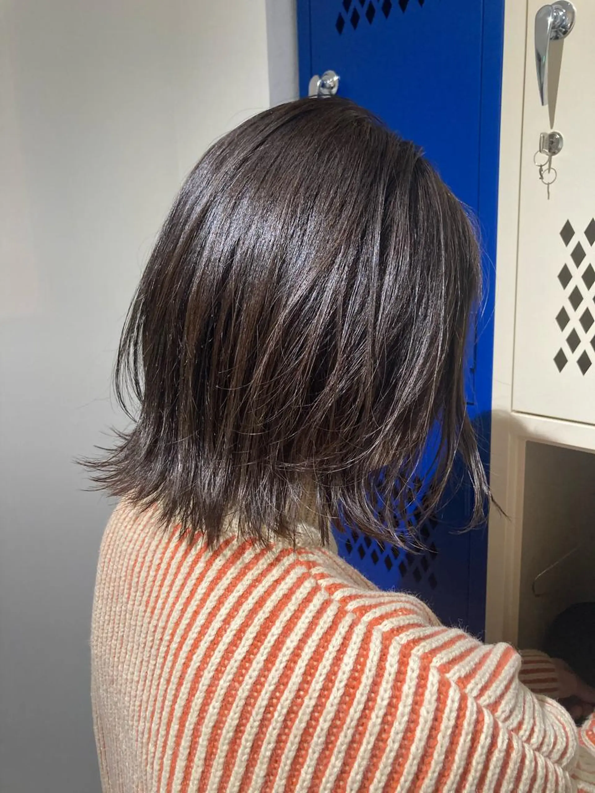 ミディアム 切りっぱなしロブ 佐伯 和佳のヘアスタイル