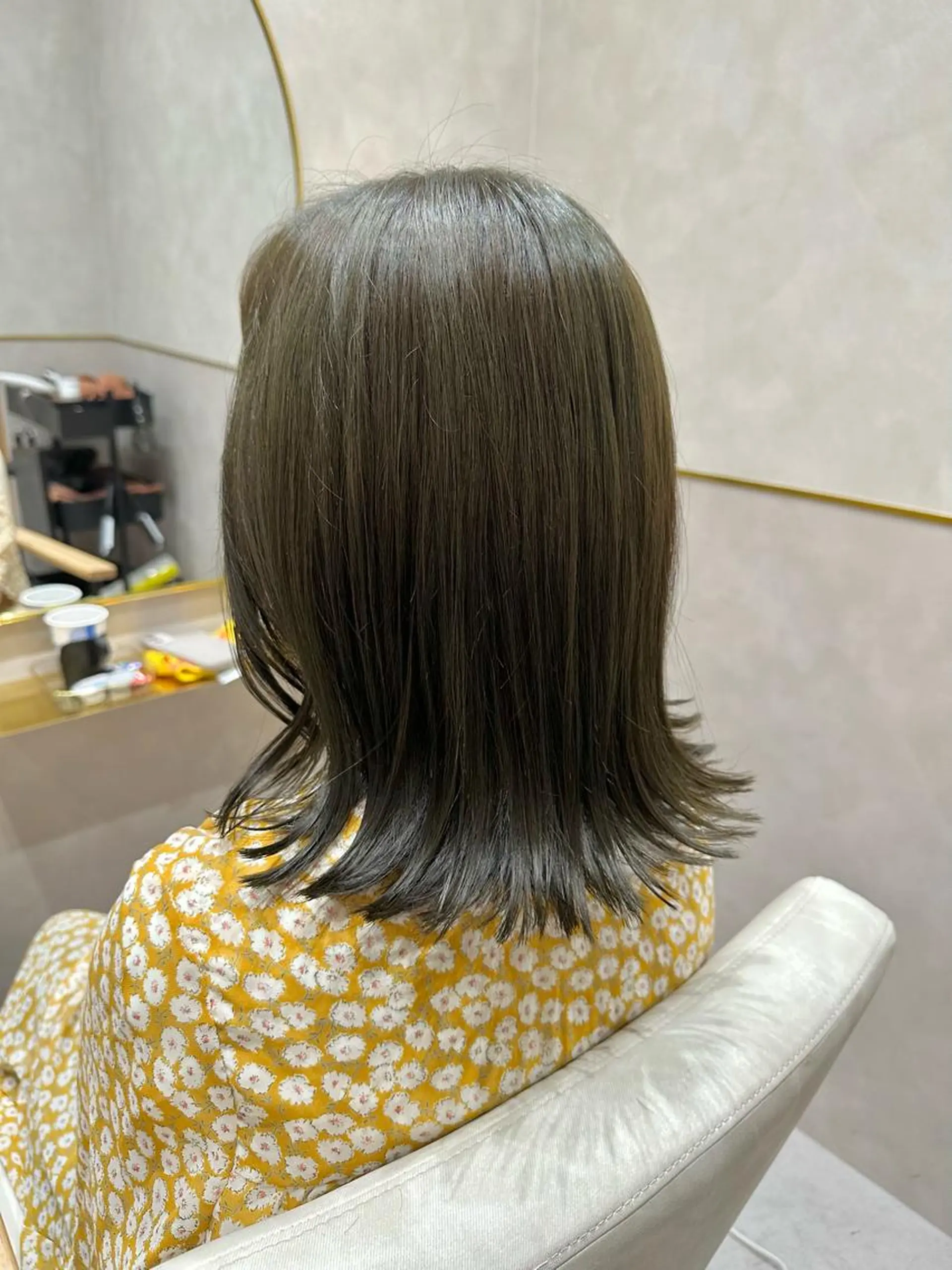 ミディアム カット ヘアカラー トリートメント 縮毛矯正💎髪質改善 レイヤー✨山内健太郎のヘアスタイル