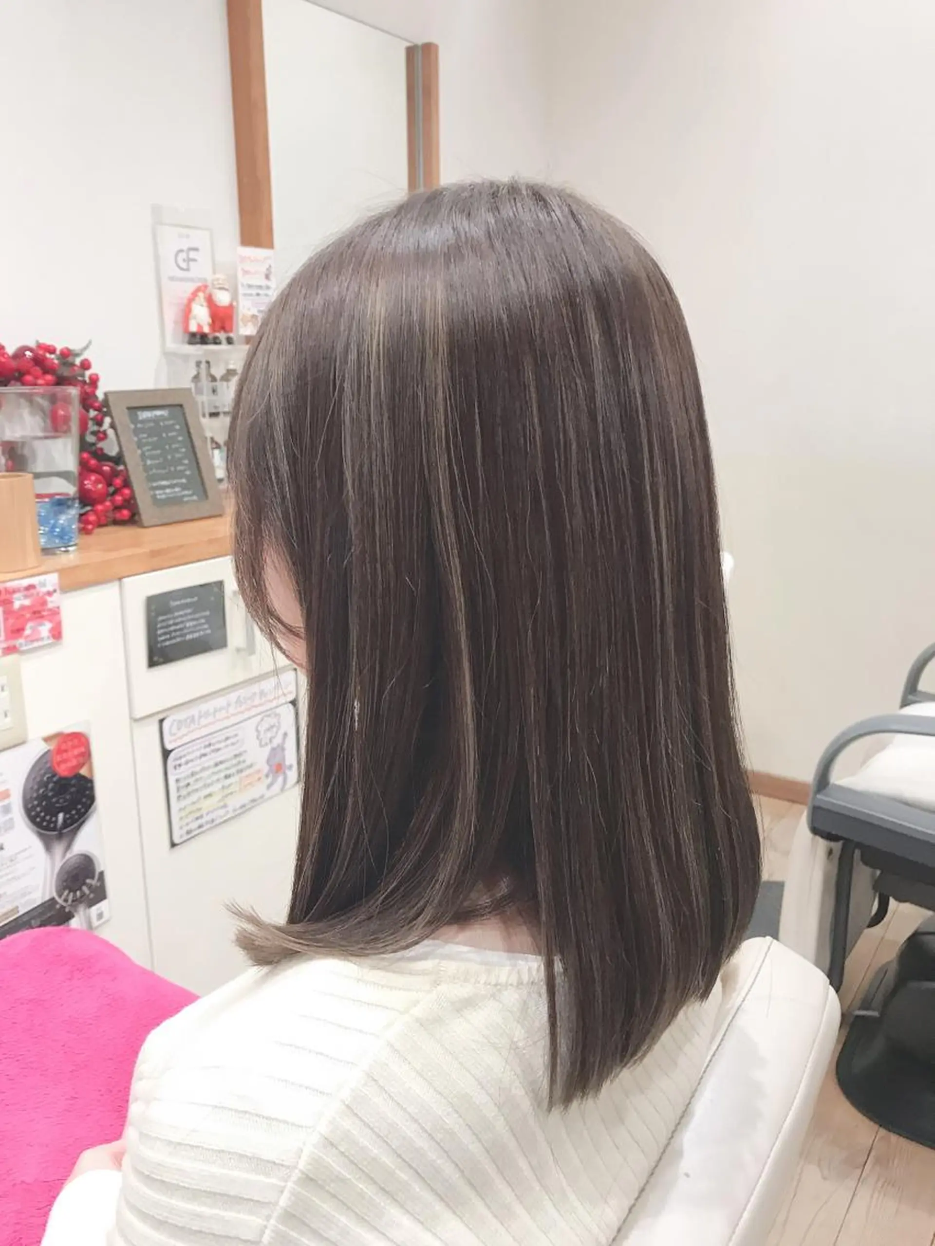 セミロング カラー アザマ　ヤスカツ _rosso 川口のヘアスタイル