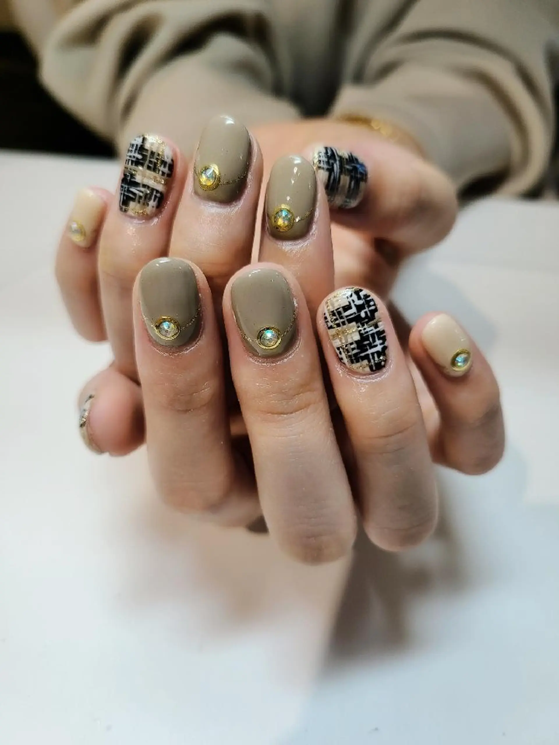 ネイル アートネイル ビーケア自由が丘所属・えみ えみのネイルデザイン