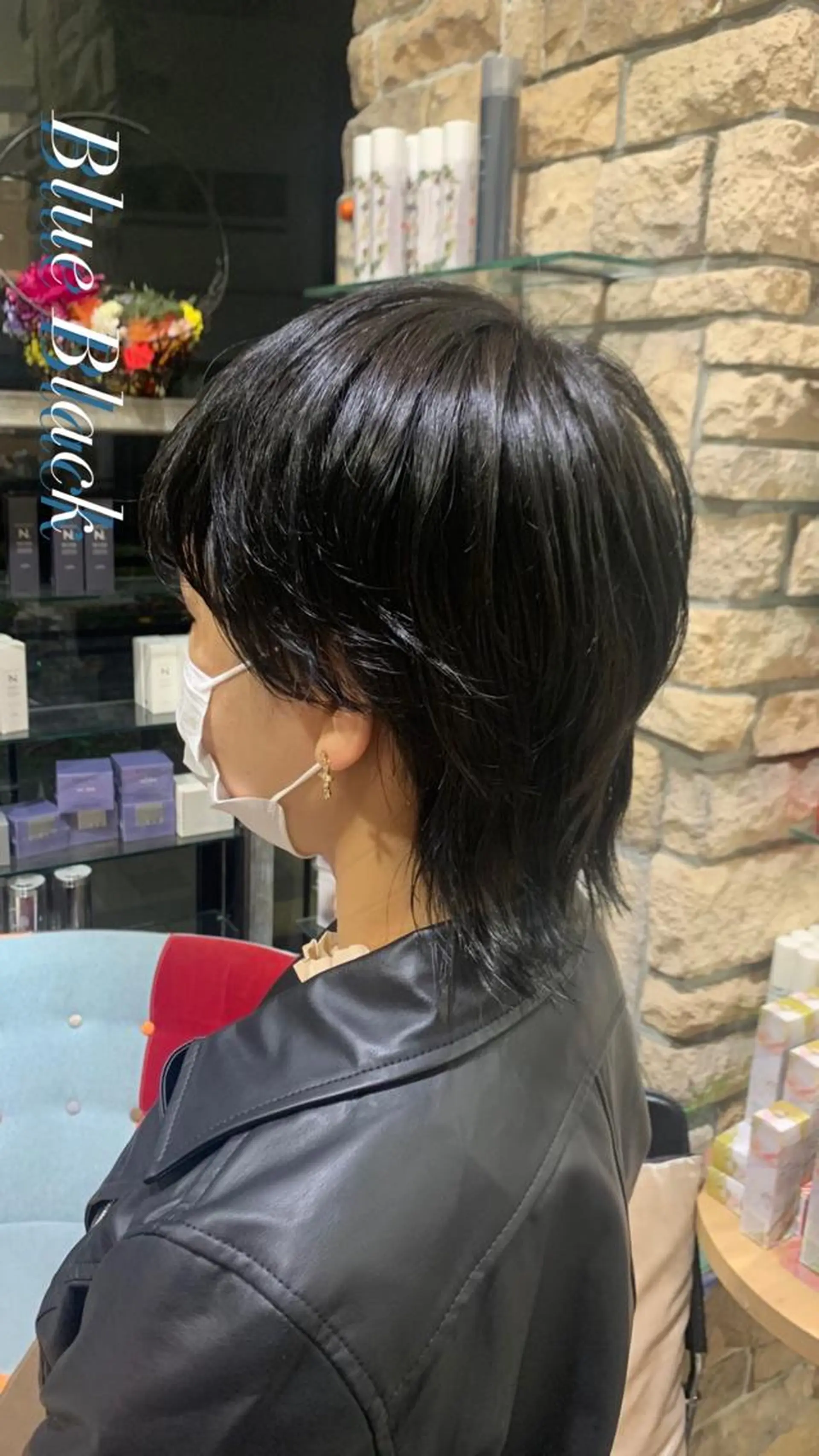 ショート カラー 黒髪 ブリーチ ブルーカラー ブルーブラック 透明感カラー ヘアカラー トリートメント 海外girl🤎 透明感ベージュmaoのヘアスタイル