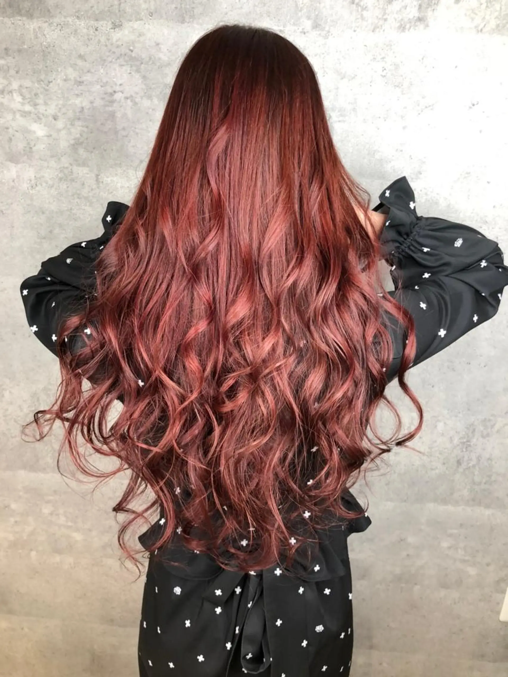 ロング カラー _WHITE 天王寺のヘアスタイル