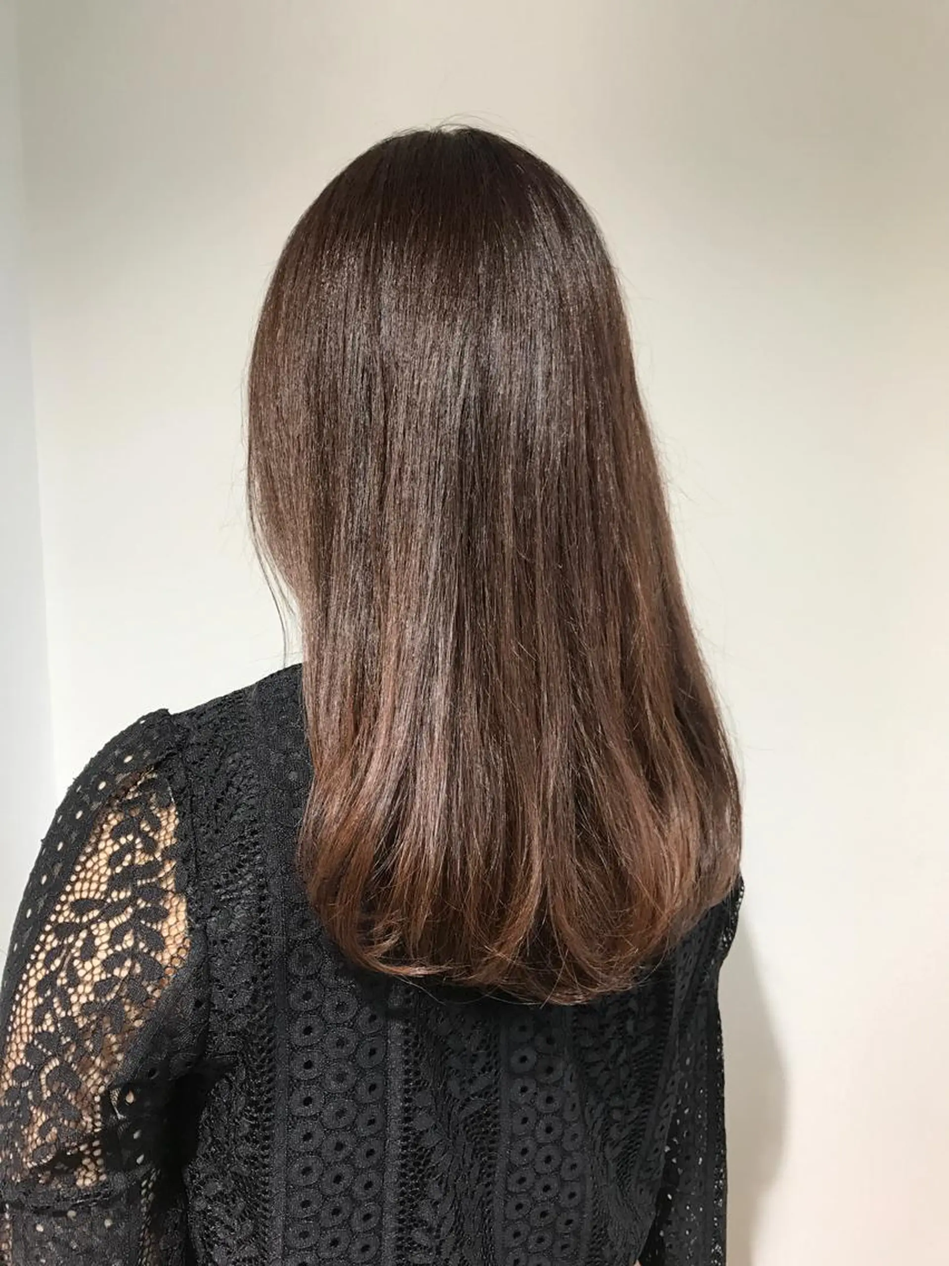 ミディアム カラー イルミナカラー Elissumeda所属・ブリーチ特化 梅田本多翔のヘアスタイル