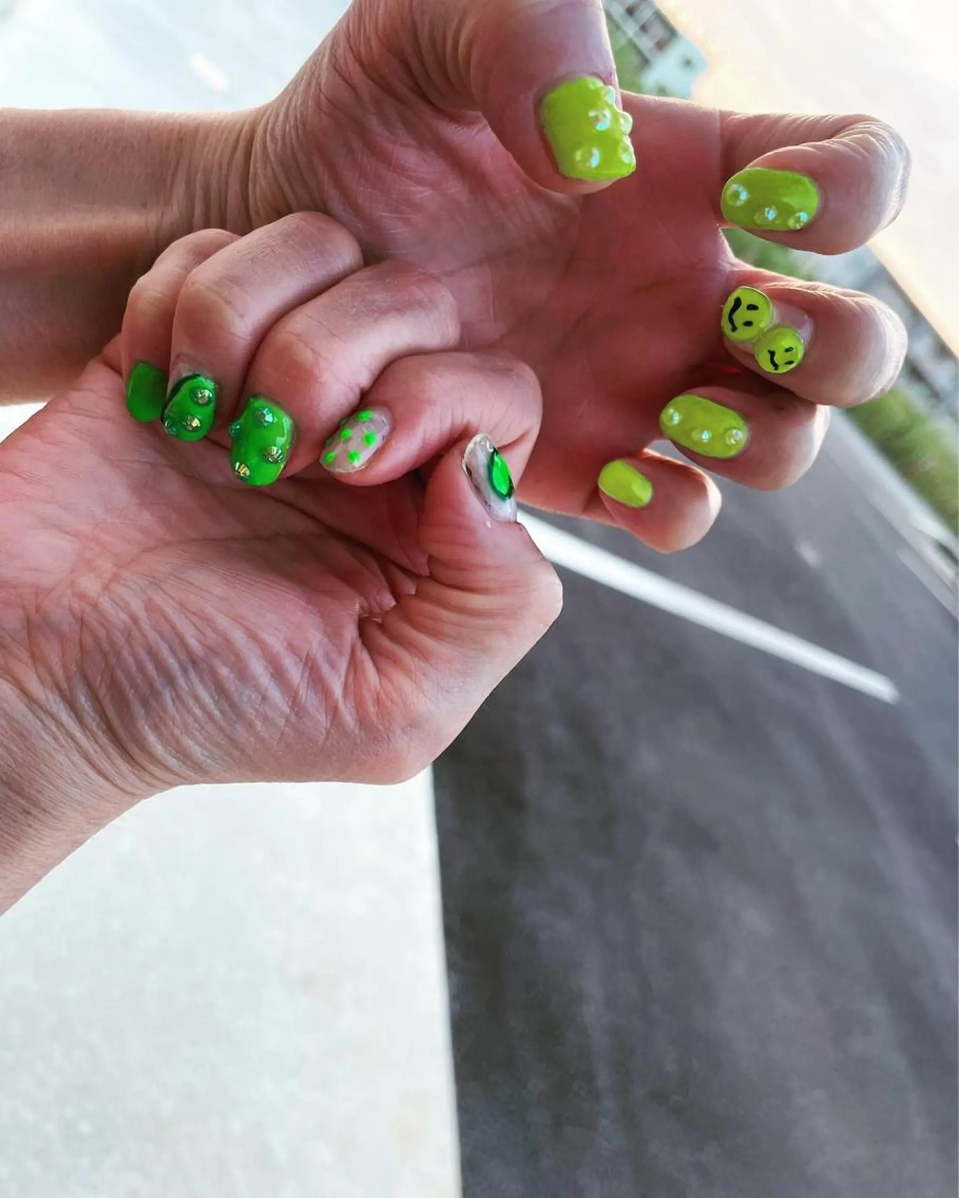 ネイル ハンドネイル フットネイル CRAZY NAILのネイルデザイン