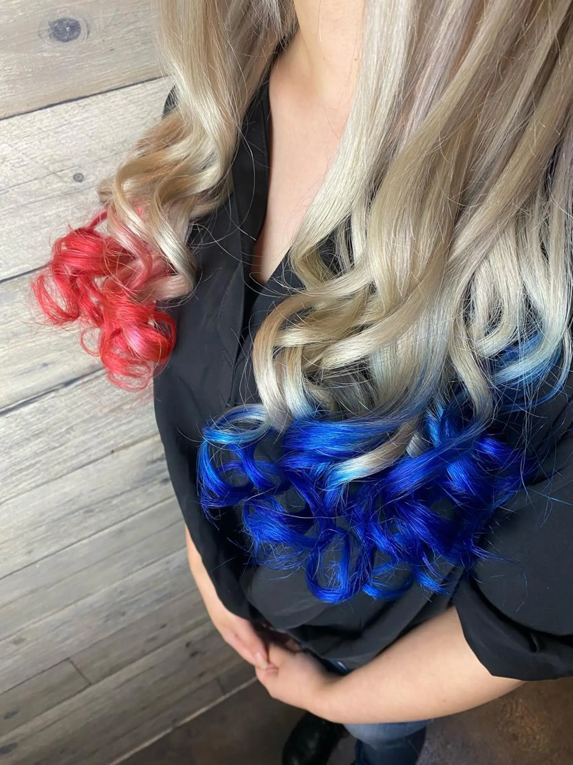 ロング エクステ Rlino所属・ﾊｲﾗｲﾄ/ﾚｲﾔｰ ｶｯﾄ/大嶽謙のヘアスタイル