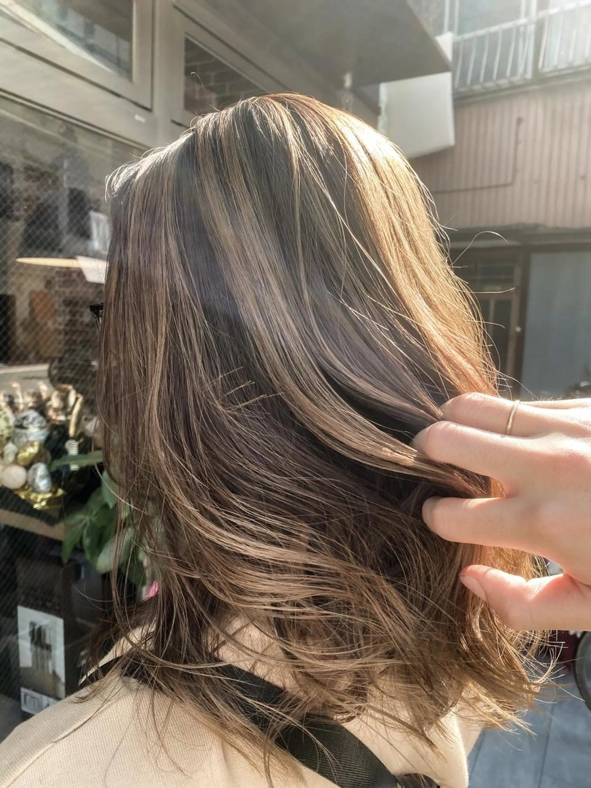 ミディアム カラー バレイヤージュ ベージュカラー ミルクティーベージュ レイヤーカット neuk所属・入木田 駿佑のその他イメージ