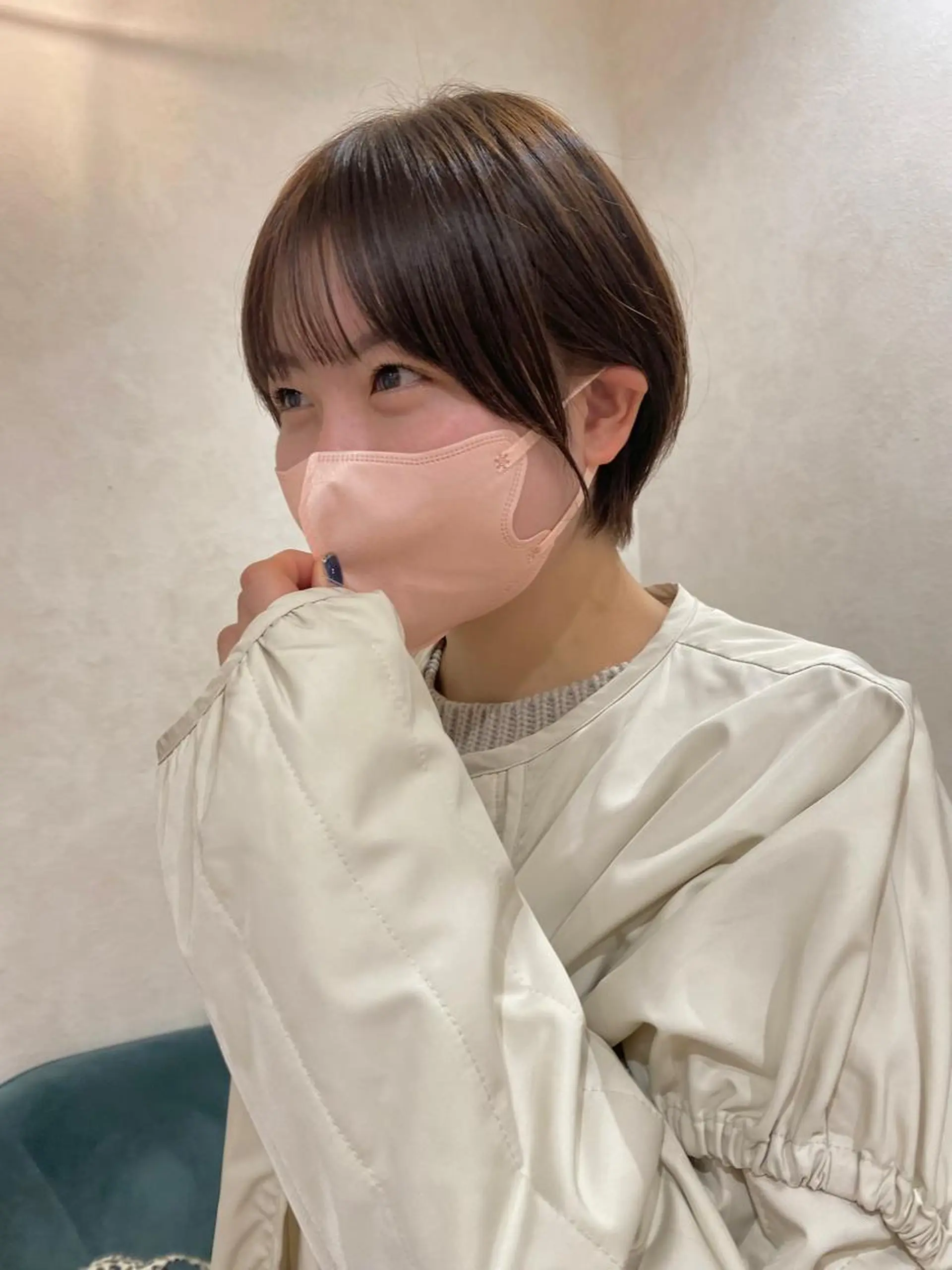 ショート カット ヘアカラー かえ🩶韓国ボブ🎀 透明感カラー🥣のヘアスタイル