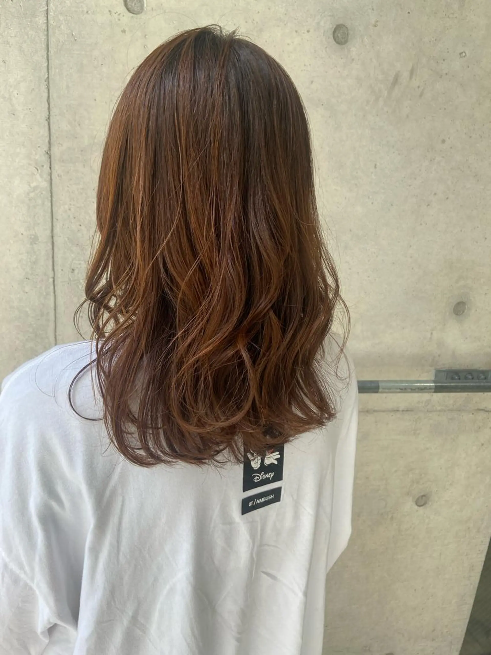 ミディアム なつめ🐶ショート ベージュカラーのヘアスタイル