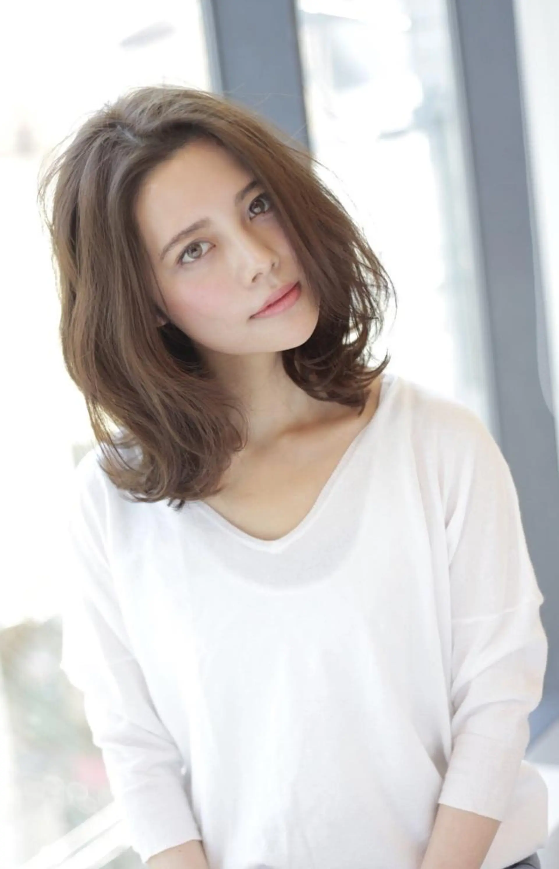 ミディアム 松島 涼花のヘアスタイル