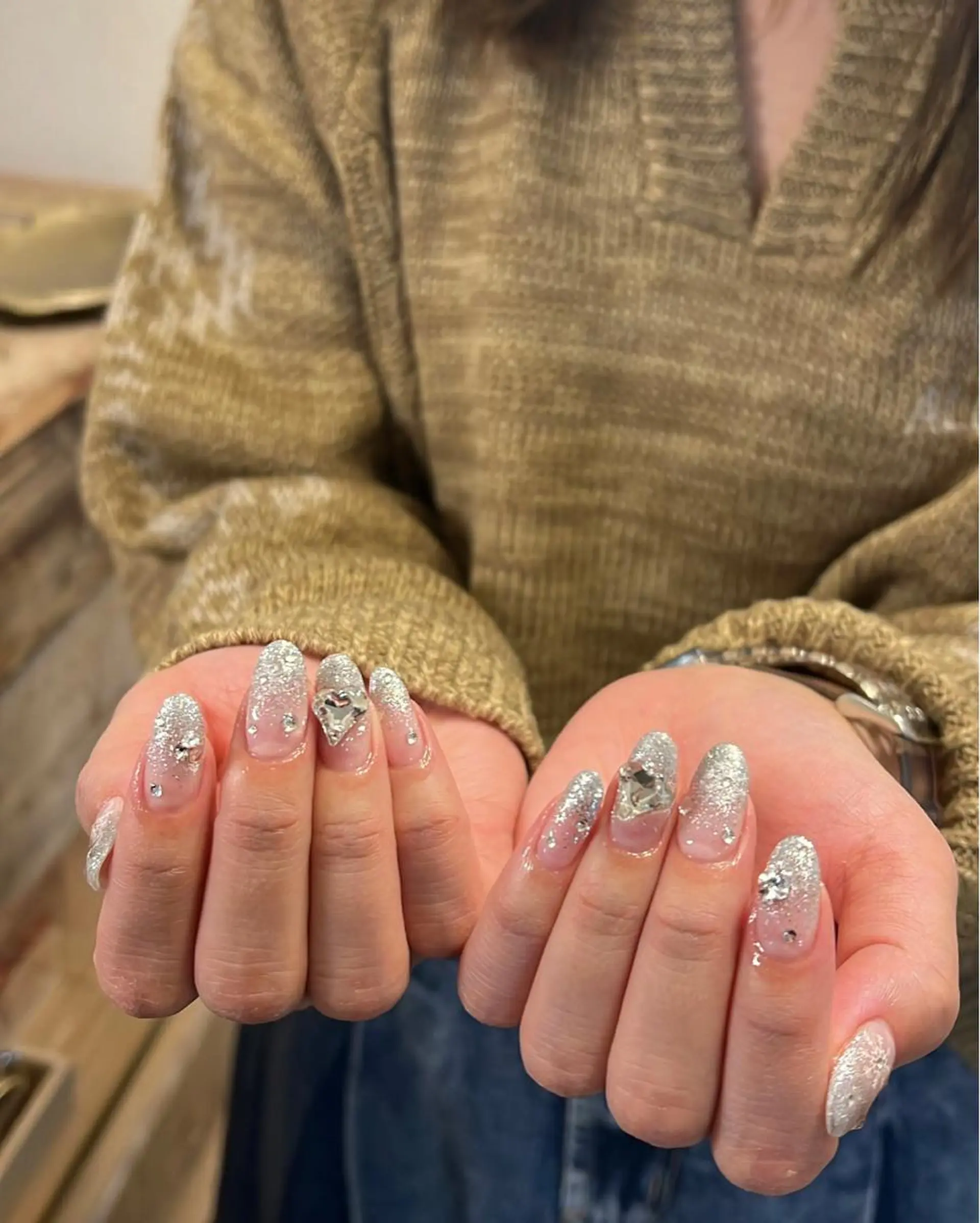 ネイル ハンドネイル フットネイル ハンドケア Nes.Nail所属・Miyagi Asamiのネイルデザイン