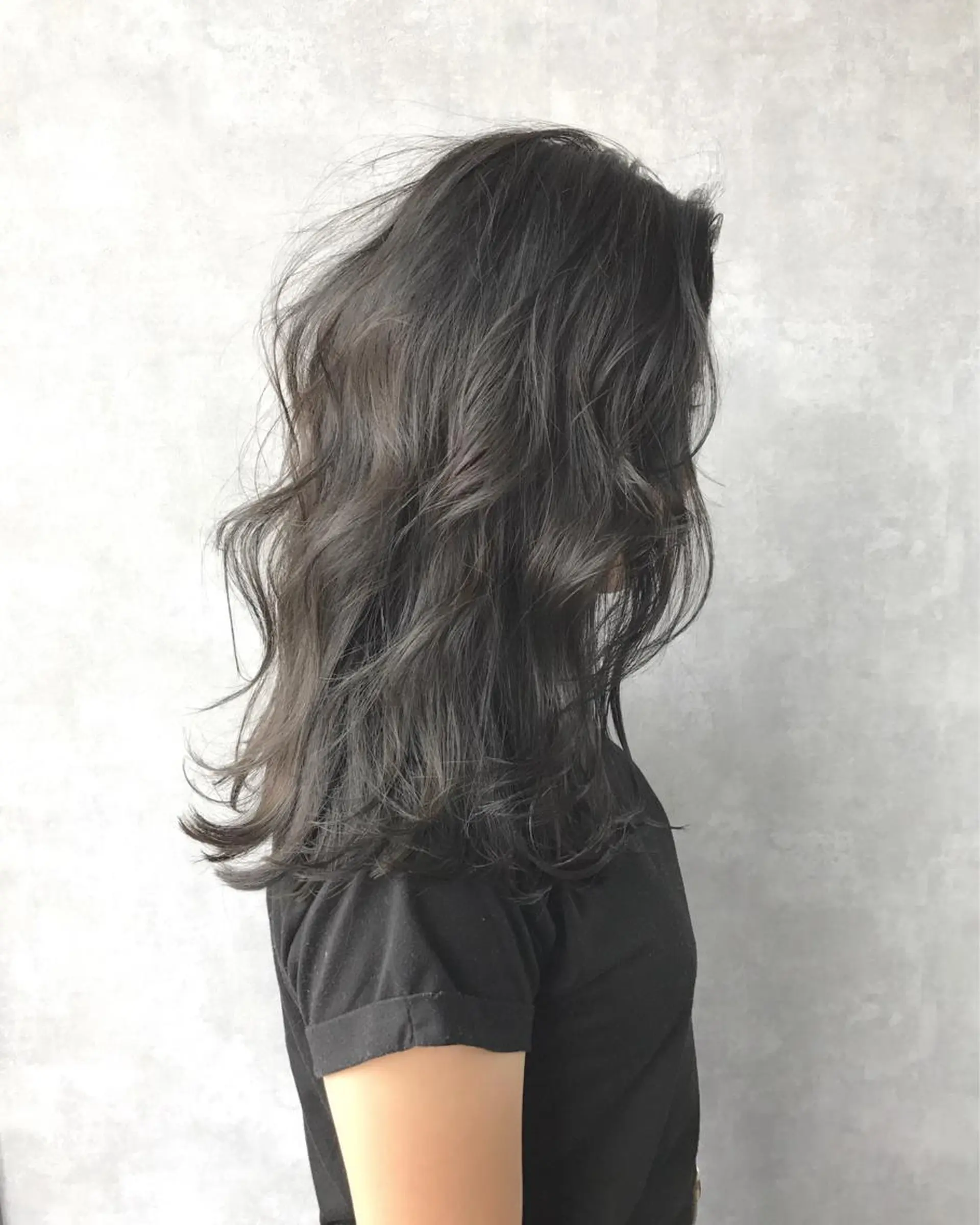 セミロング カラー ハイライトカラー ハイライト TOMOYAレイヤー ブリーチ縮毛矯正のヘアスタイル