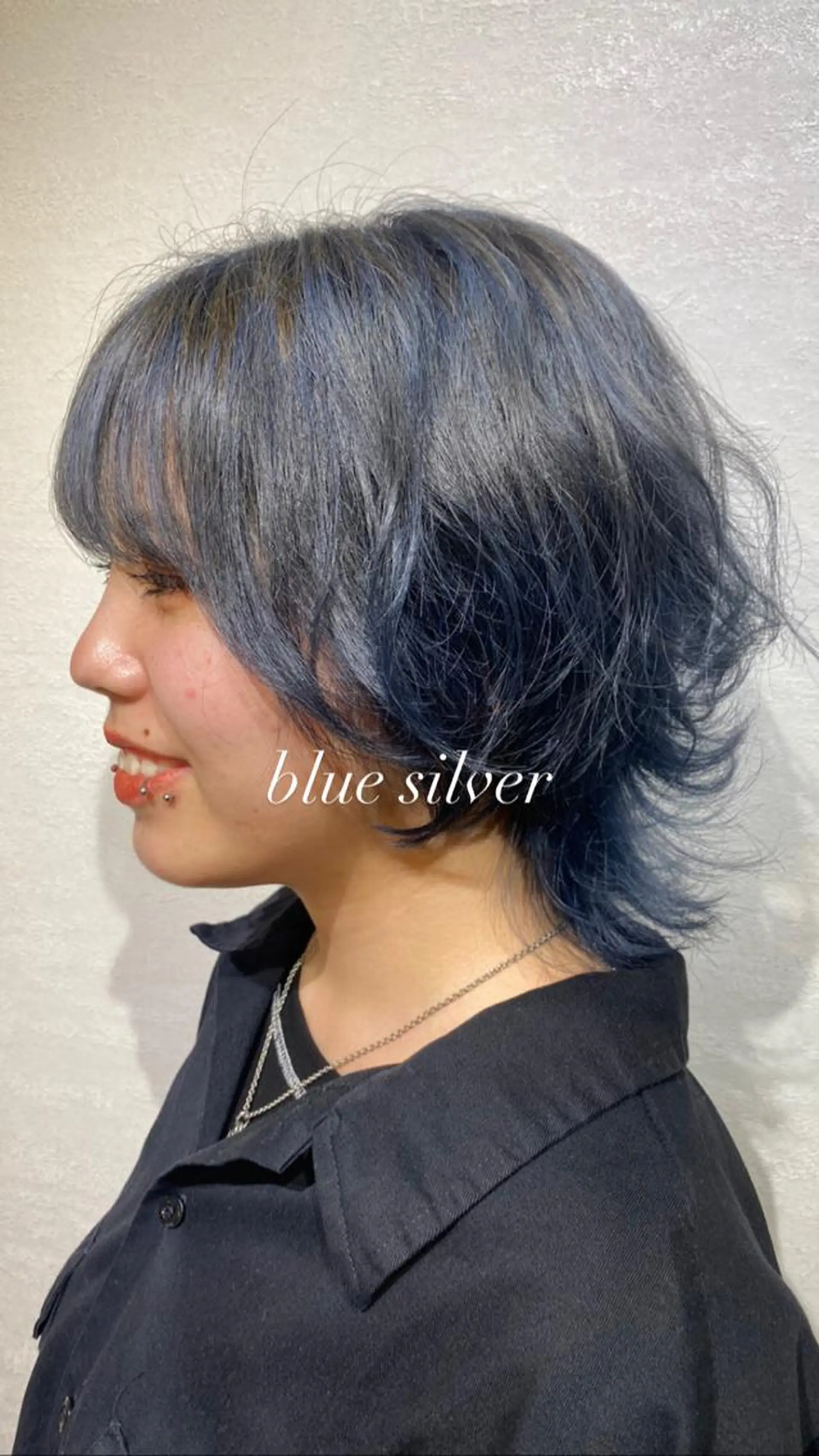 ミディアム カラー ブルーカラー シルバー 縮毛矯正とレイヤー /杉村凜汰郎のヘアスタイル