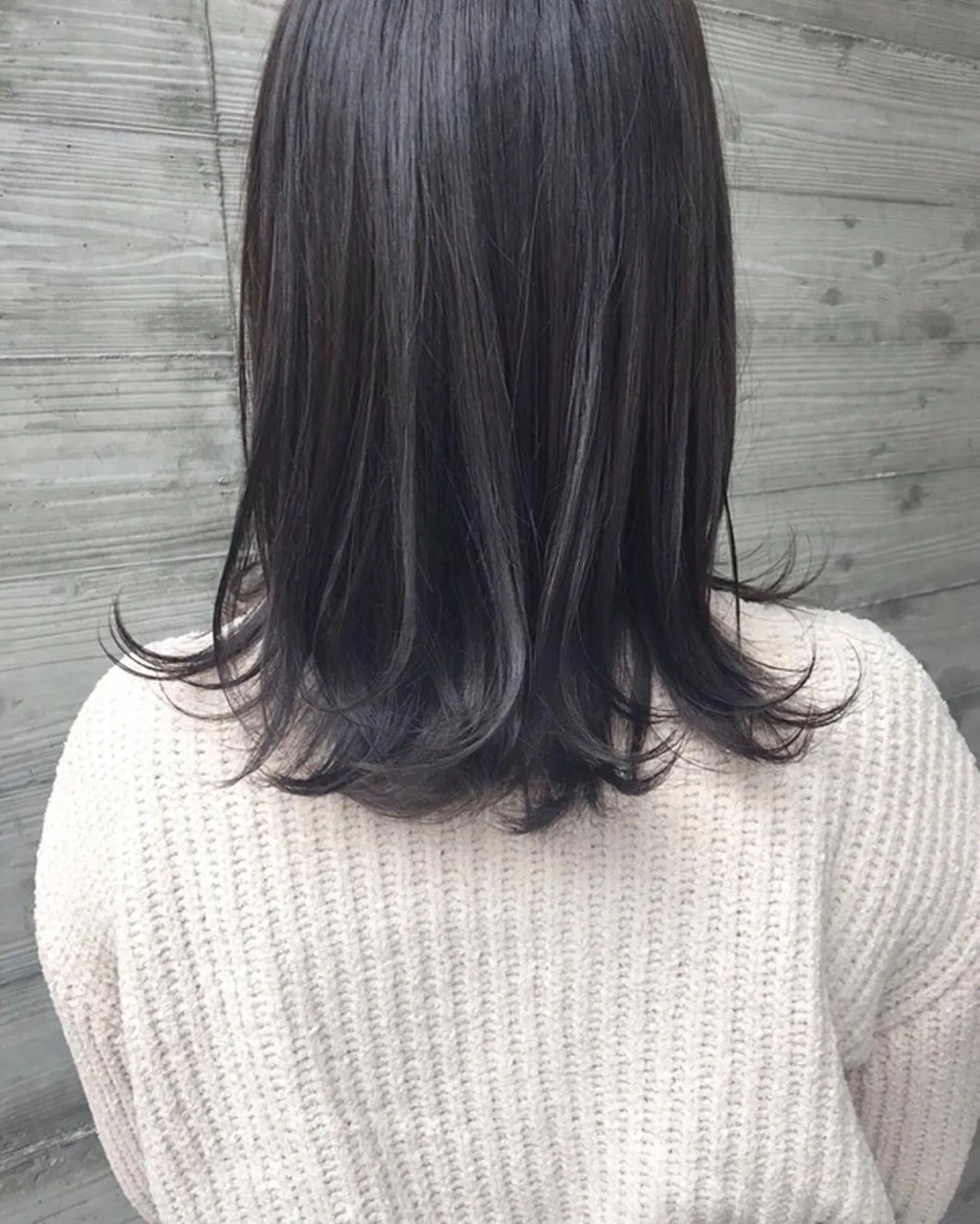 ミディアム カラー アッシュ アッシュグレー Click所属・クニモトハルナ ボブ/柔らかカラーのヘアスタイル