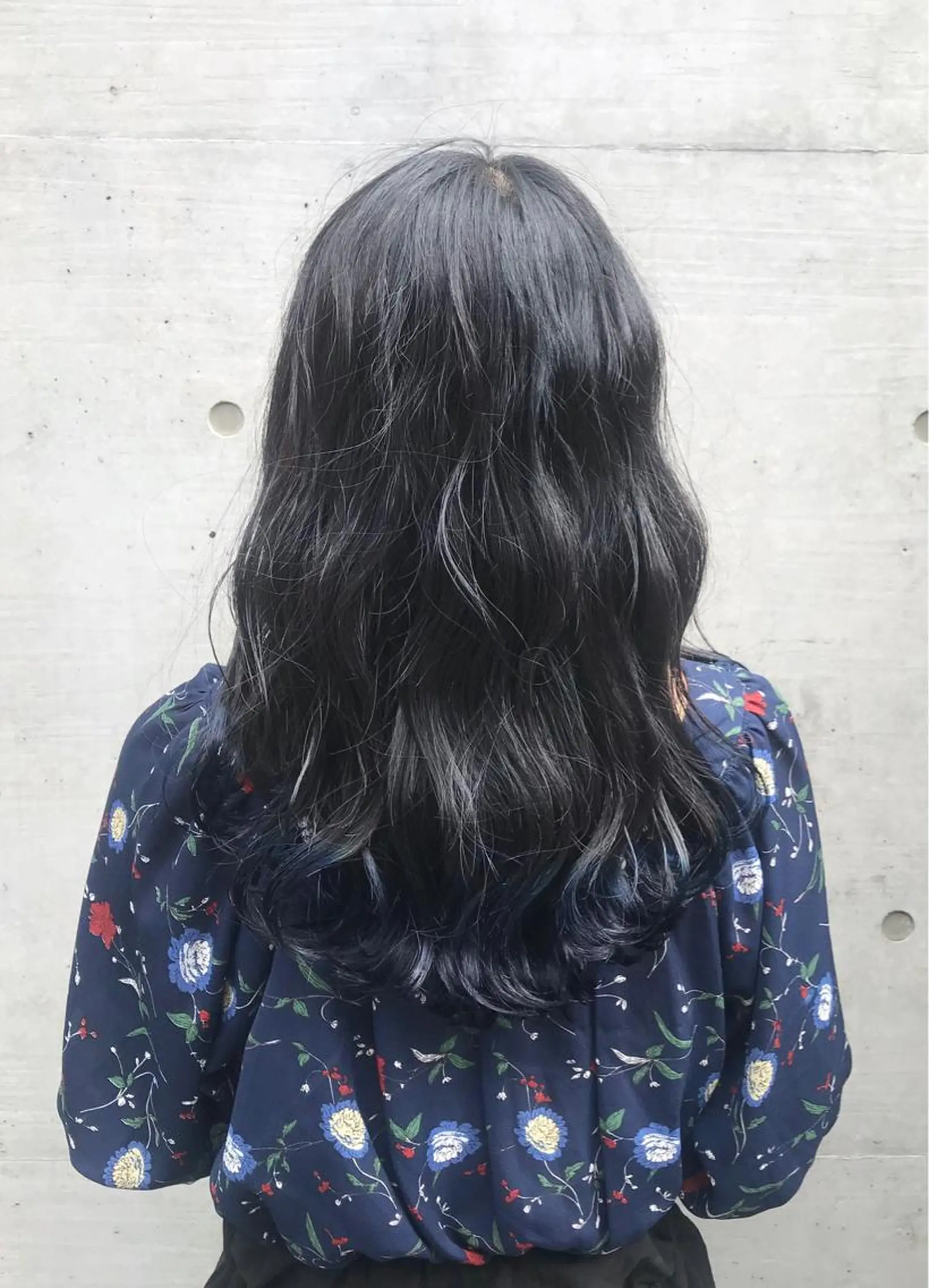 ロング カラー 黒髪 ブルーカラー ブルーブラック 韓国風カラー 韓国風ヘア a-o横浜所属・色落ちまでキレイに！ ！女性サロンのヘアスタイル