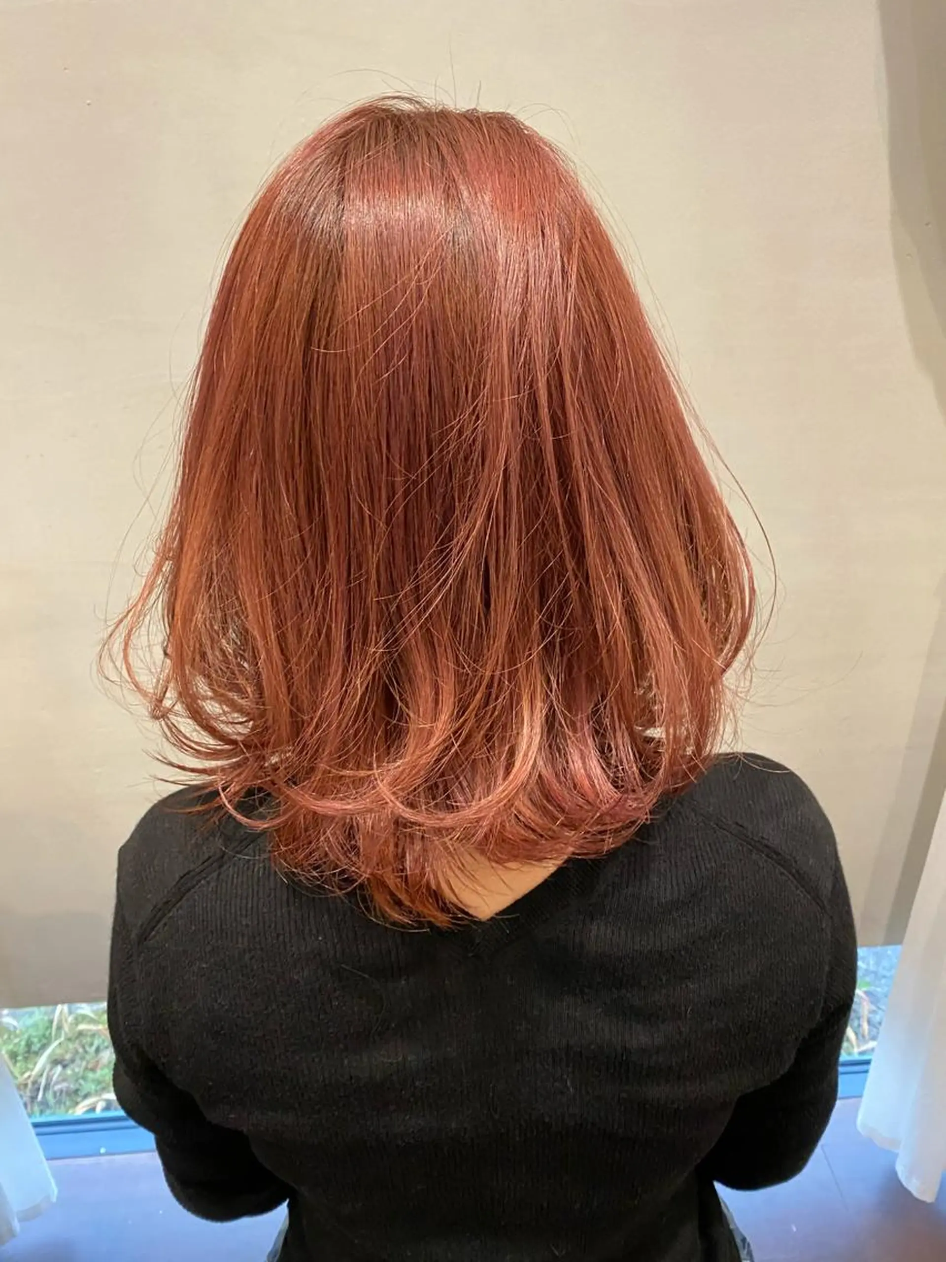 ミディアム カラー DEE okazakiのヘアスタイル