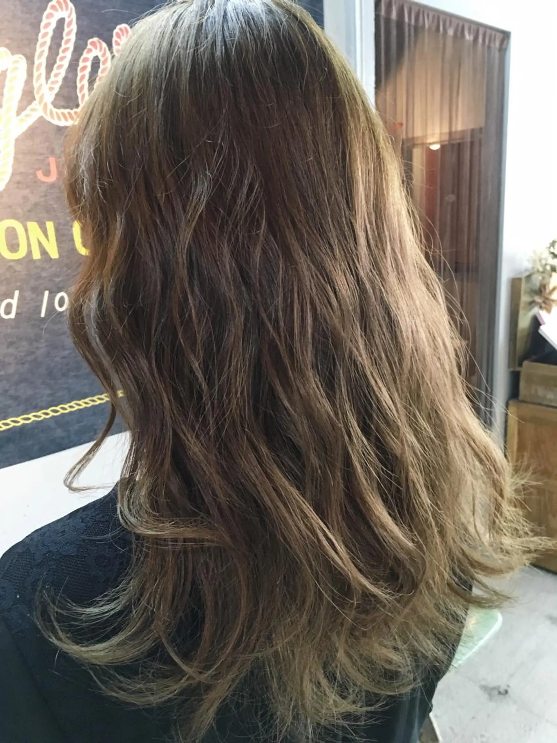 ロング カラー グラデーションカラー ハイライトカラー ハイライト 代表 中島貴志のヘアスタイル