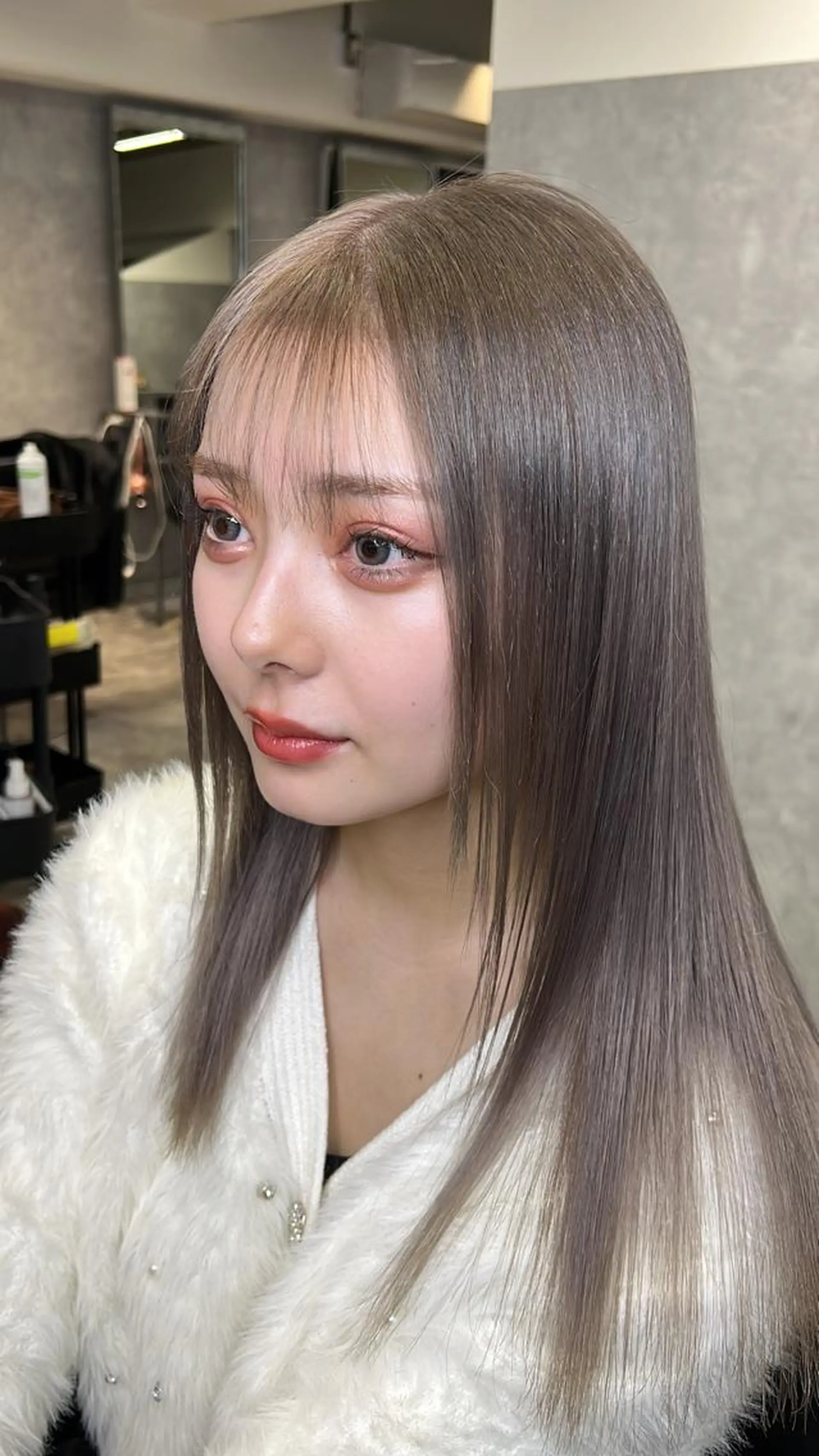 ミディアム カラー mimiiy梅田 中崎町ハイトーンのヘアスタイル