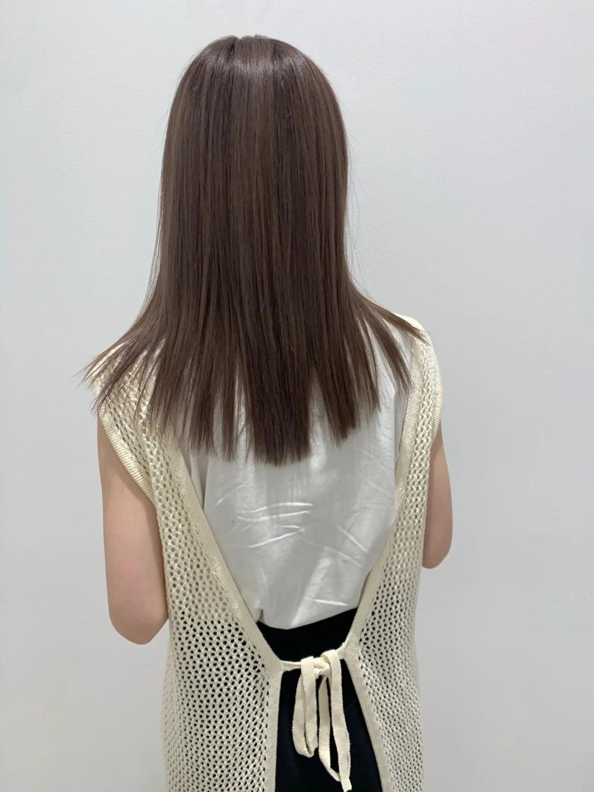 ミディアム カラー カット ヘアカラー 縮毛矯正 トリートメント ぱつっとボブ/ 小野あかねのヘアスタイル