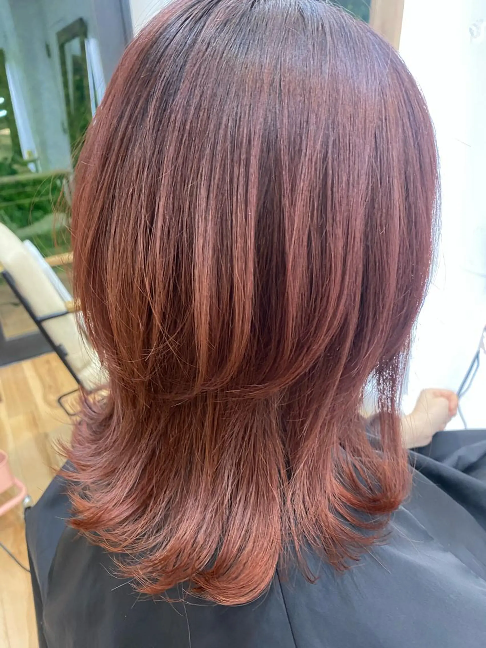 ミディアム ウルフカット おおつき ありかのヘアスタイル