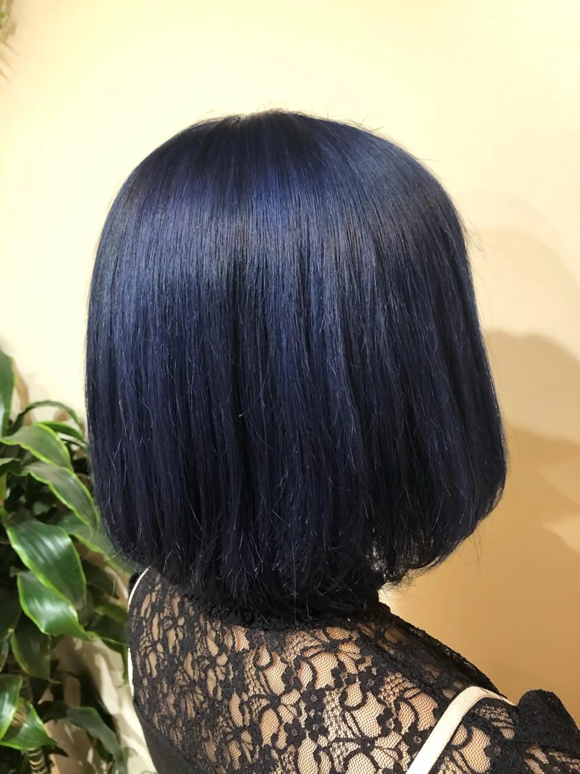 ショート カラー ブリーチ ブルーカラー ネイビーカラー ヘアカラー トリートメント 💓シールエクステ ルミエールのヘアスタイル