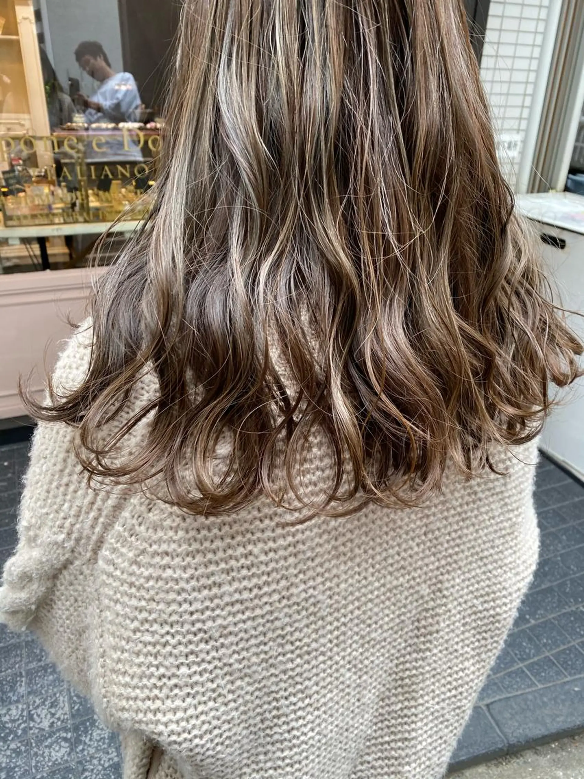 ロング カラー La  SHE's 天王寺店所属・マルヤマ リナのマツエク・マツパデザイン