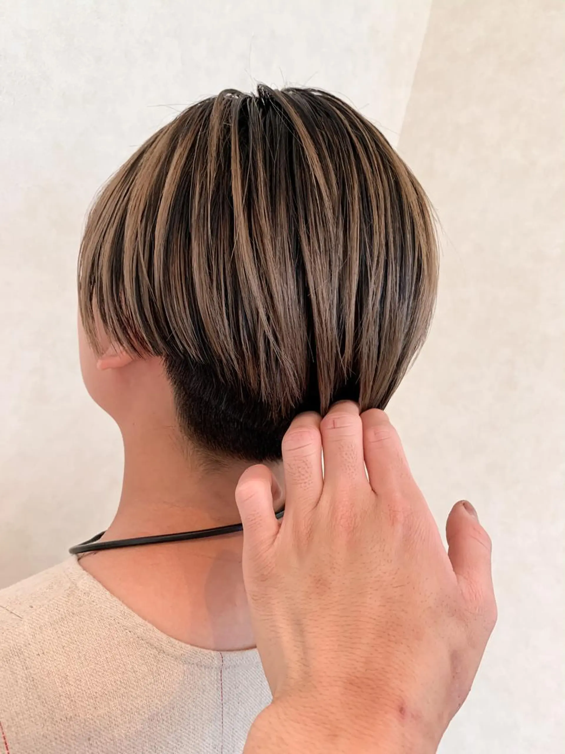 ショート レイヤーカット ショートヘア Lit所属・Lit.豊橋 夏目のヘアスタイル