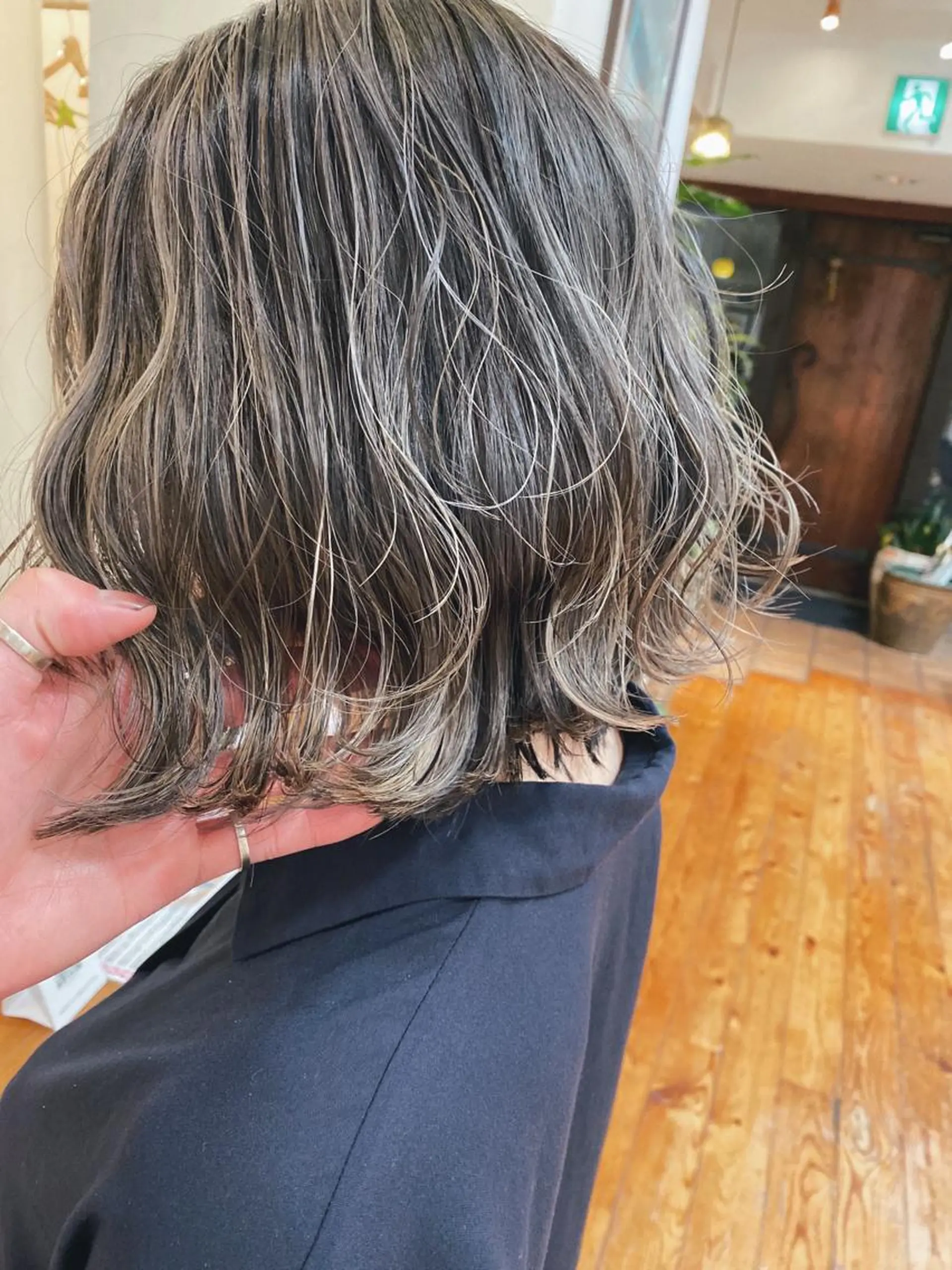 ミディアム カラー バレイヤージュ レイヤーカット メンズカット特化柏駅 徒歩3分LOUのヘアスタイル