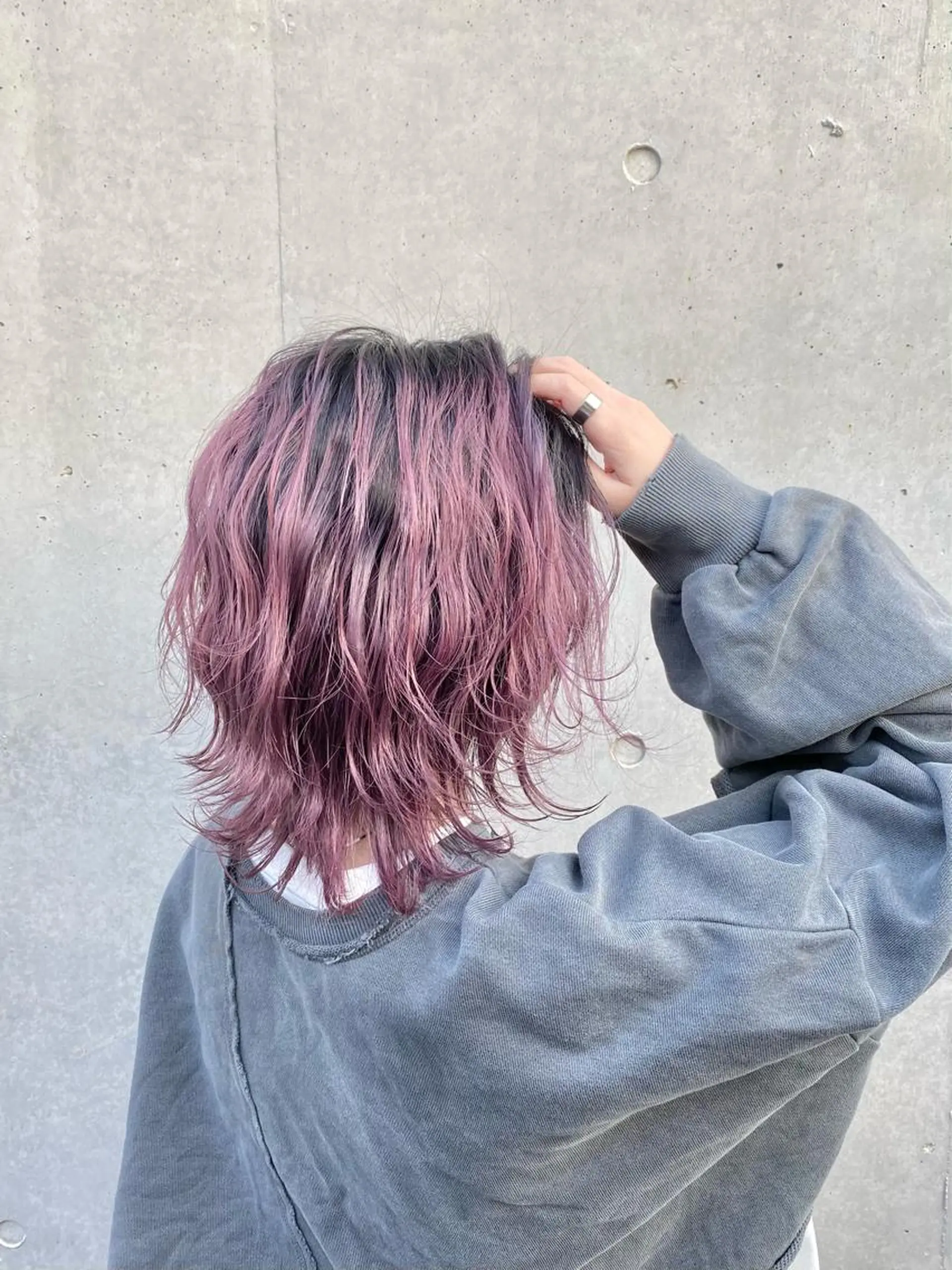 ミディアム カラー ブリーチ 髪質改善特化サロン ICONIQ天神店のヘアスタイル