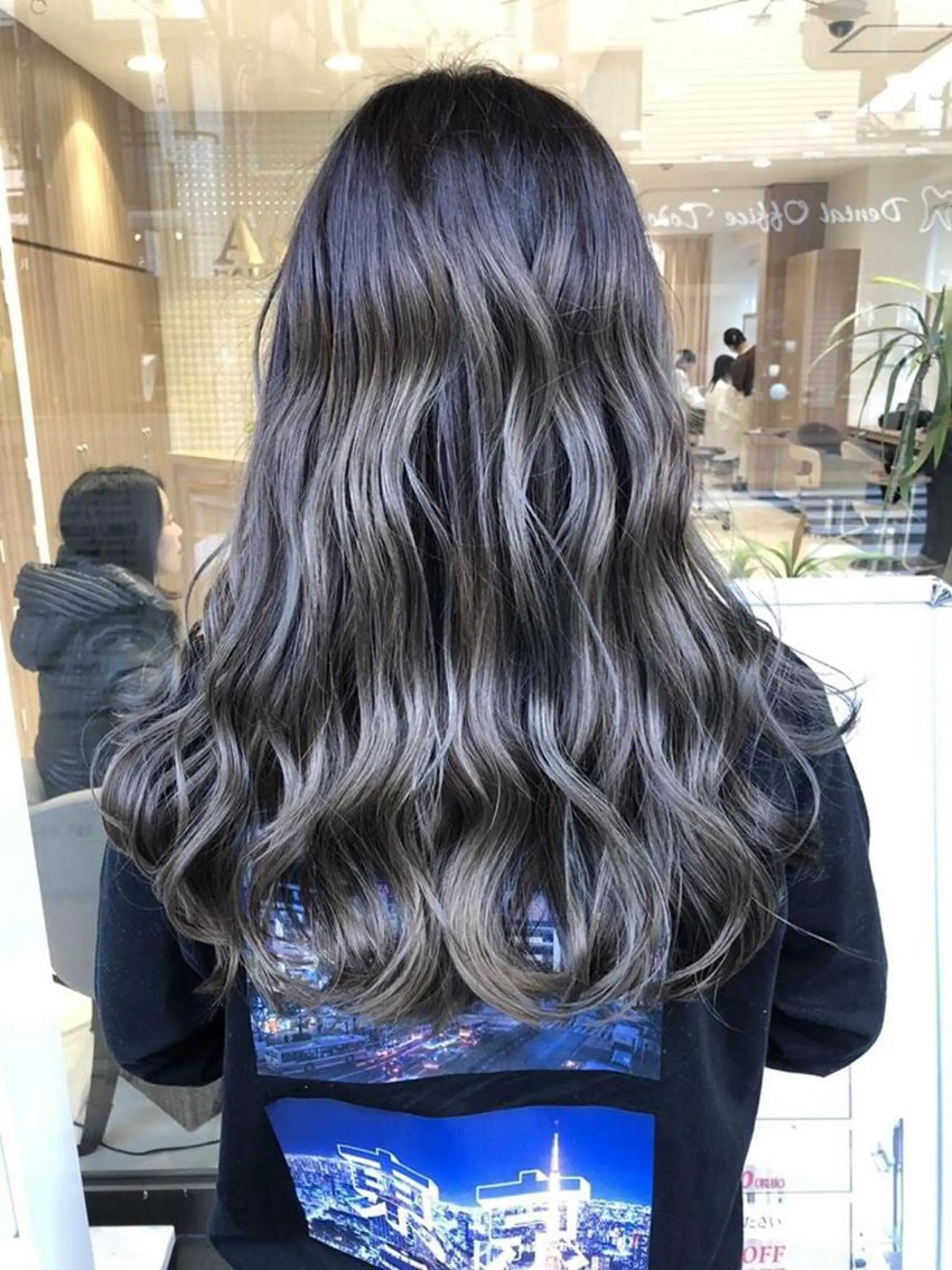 ロング カラー ヘアアレンジ グレージュ ハイライトカラー 3Dハイライト 外国人風カラー ハイライト メンズパーマ特化/ KAORU/店長のヘアスタイル