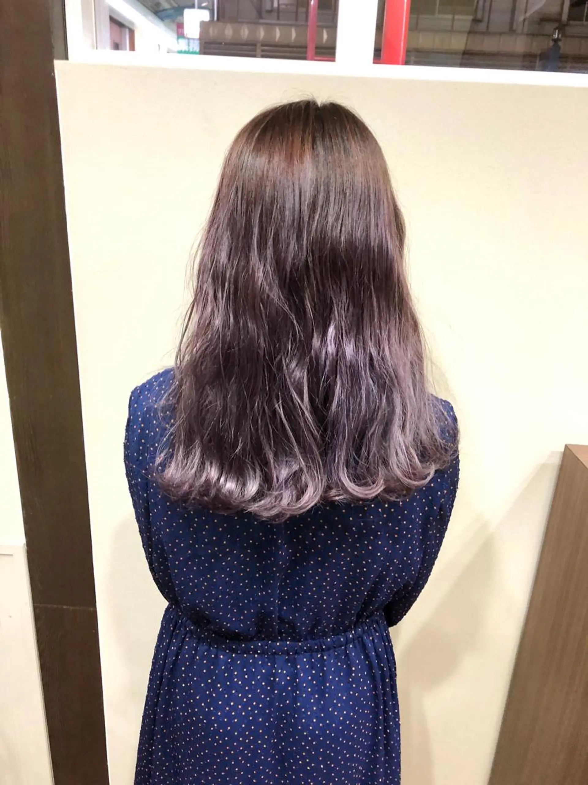 セミロング カラー バレイヤージュ ラベンダーカラー ラベンダーグレー レイヤーカット シェアサロン　シエナ所属・東條 克義のヘアスタイル