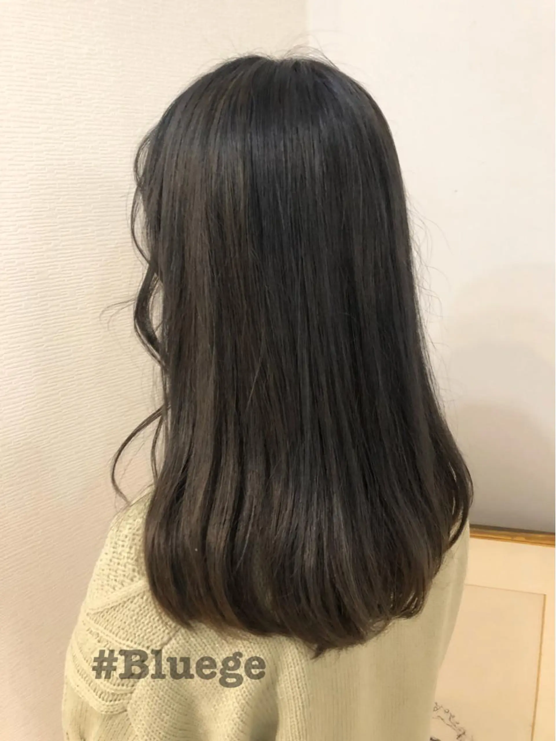 ロング カラー ブリーチ ブルーカラー ブルージュ ヘアカラー トリートメント 🤍中野 レオ🤍のヘアスタイル