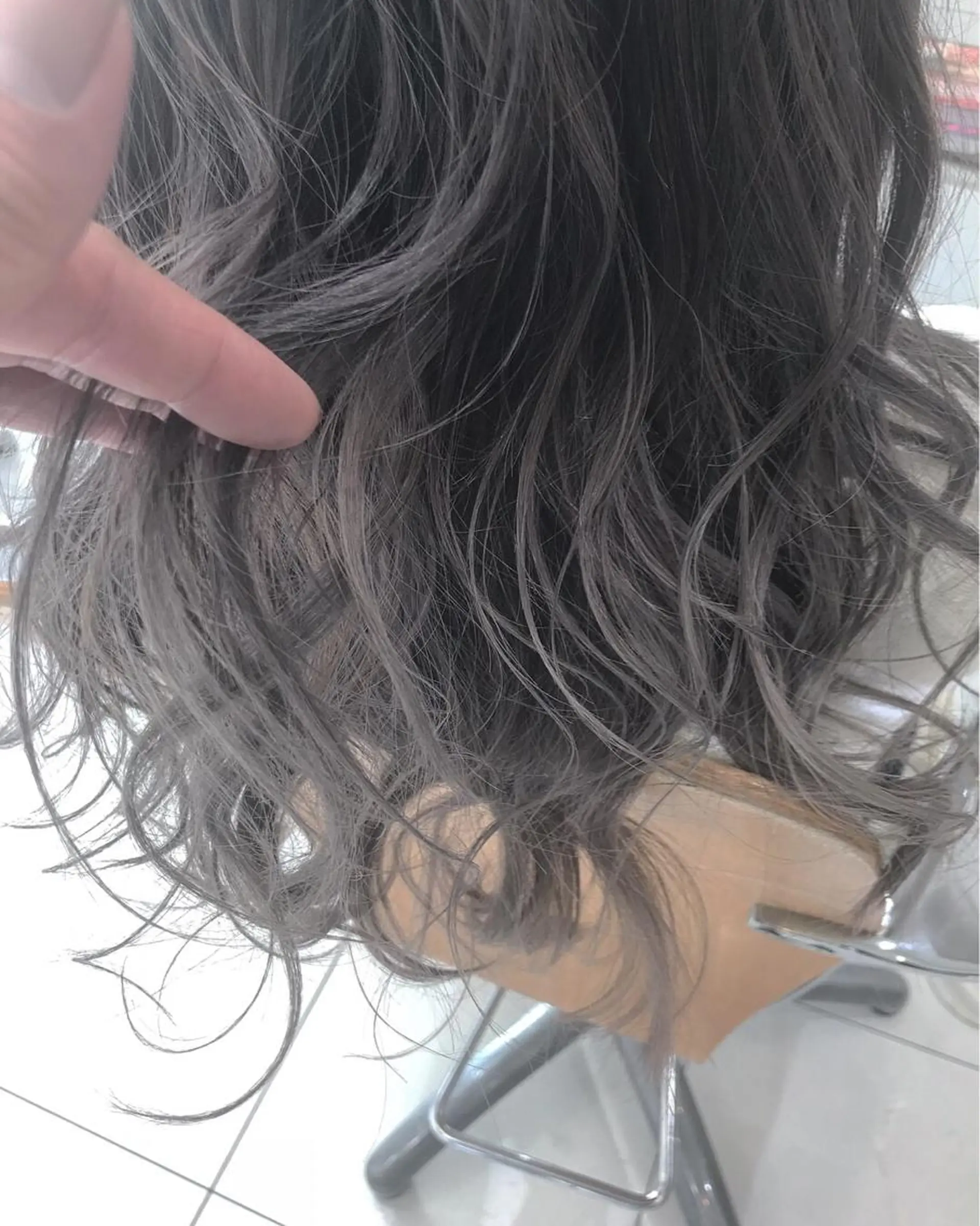 ロング カラー ブリーチ ナガイ ユウキのヘアスタイル