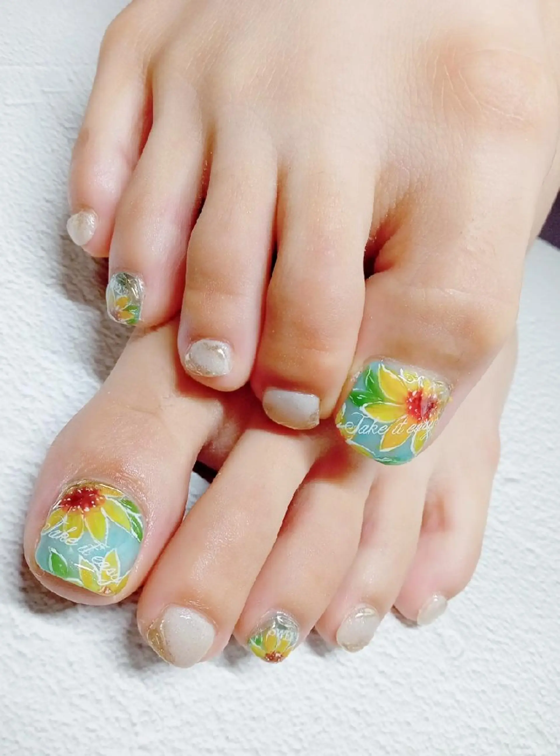 ネイル アートネイル フットネイル キラキラネイル ミラーネイル 夏ネイル フットネイル flure de neige yukiのネイルデザイン