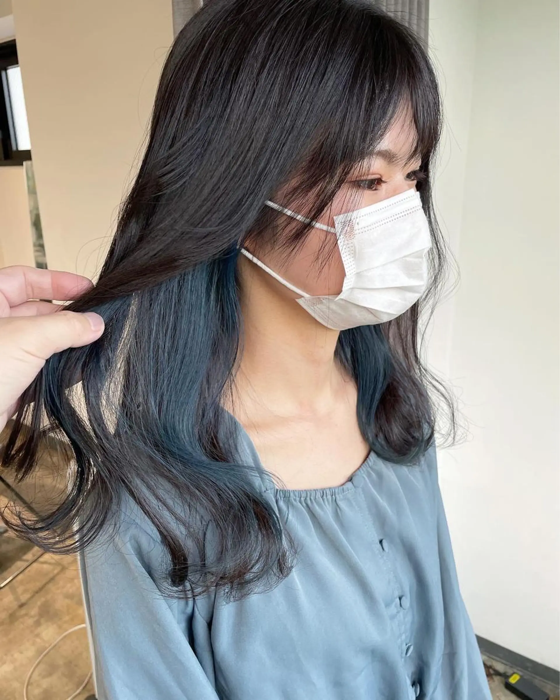 ミディアム カラー インナーカラー ネイビーカラー ヘアカラー トリートメント ハイトーン/レイヤー /ケアブリーチ石川治のヘアスタイル
