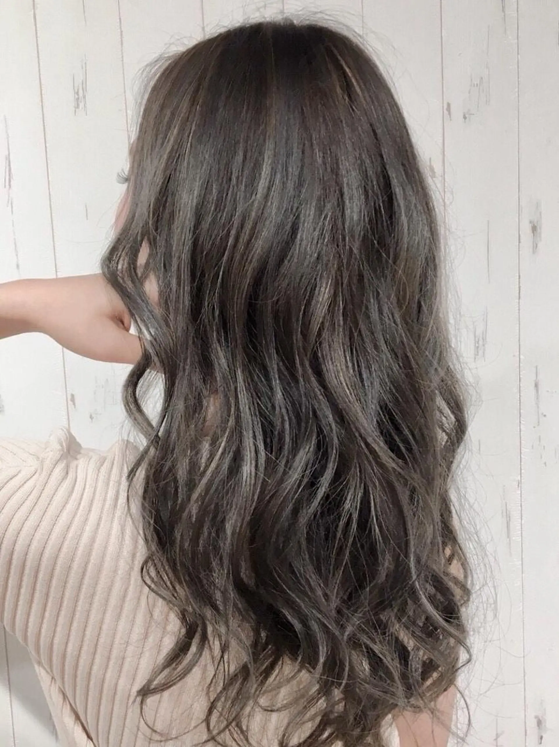 ロング カラー パーマ ヘアアレンジ Device ディバイスのヘアスタイル