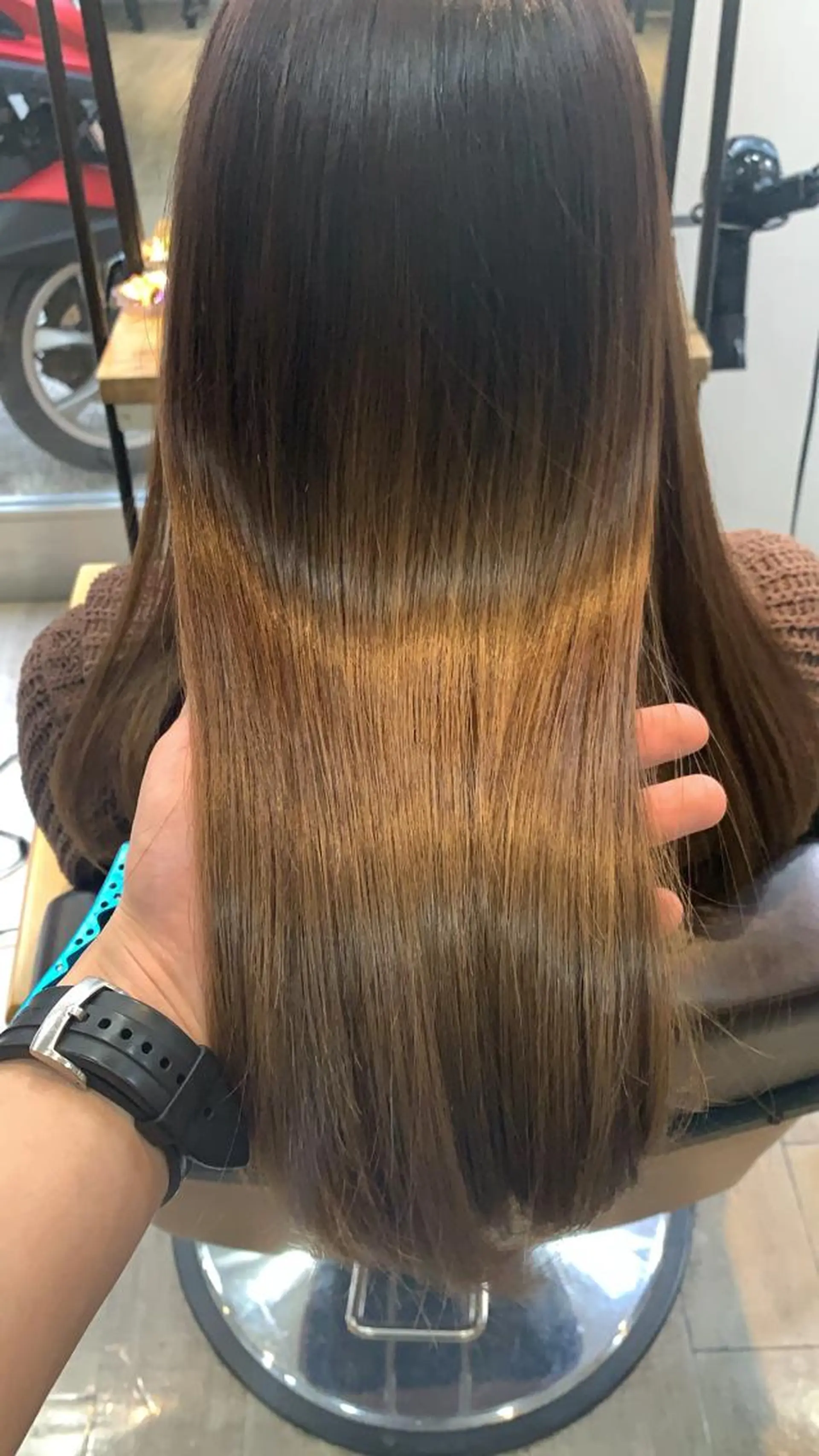 ロング カラー 🌈re-room EIKI🇰🇷のヘアスタイル