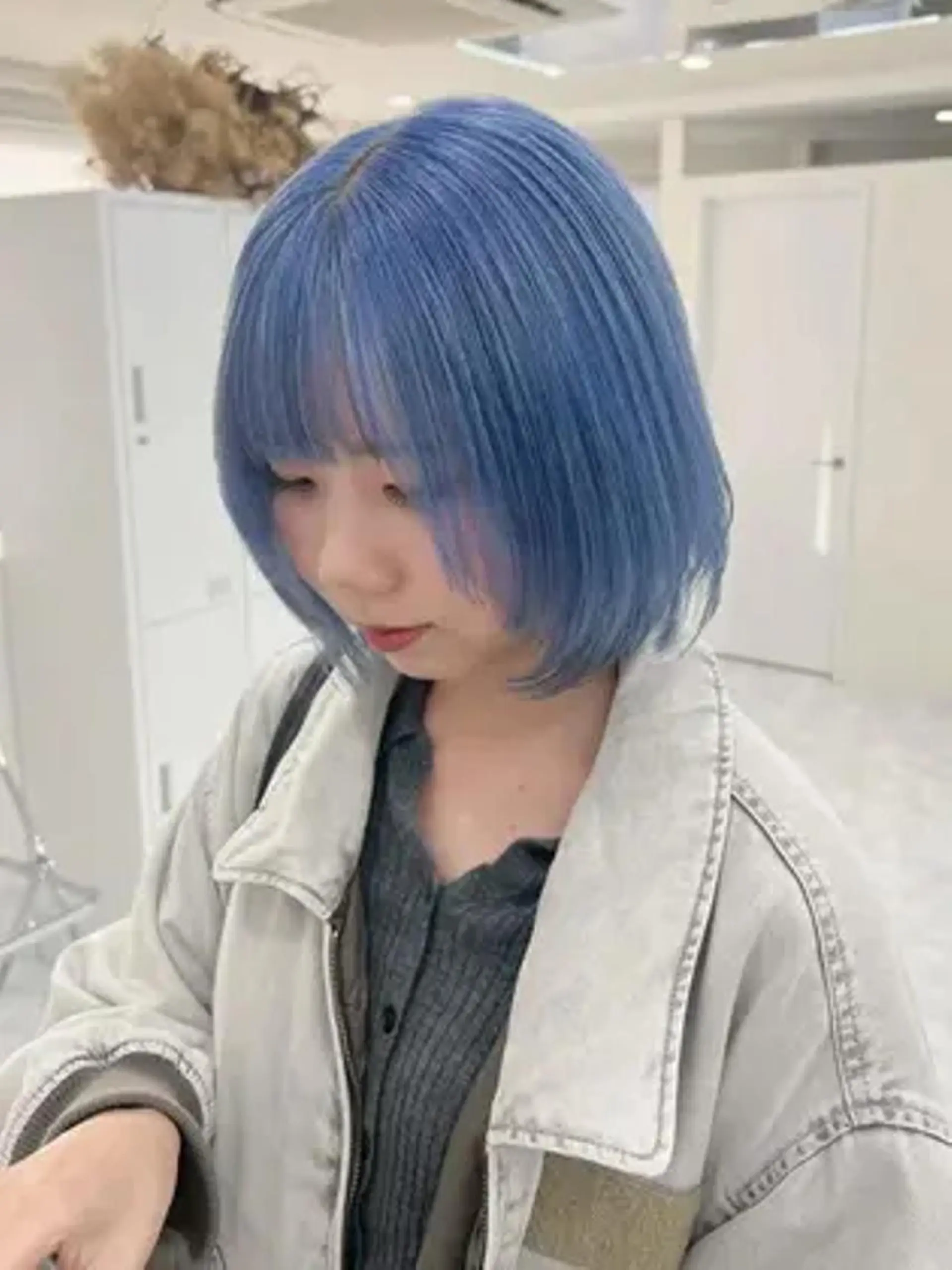 カラー ミディアム アディクシーカラー アッシュ バレイヤージュ ベージュカラー ブルーカラー 女性専用サロン梅田 髪質改善カラーakiのヘアスタイル