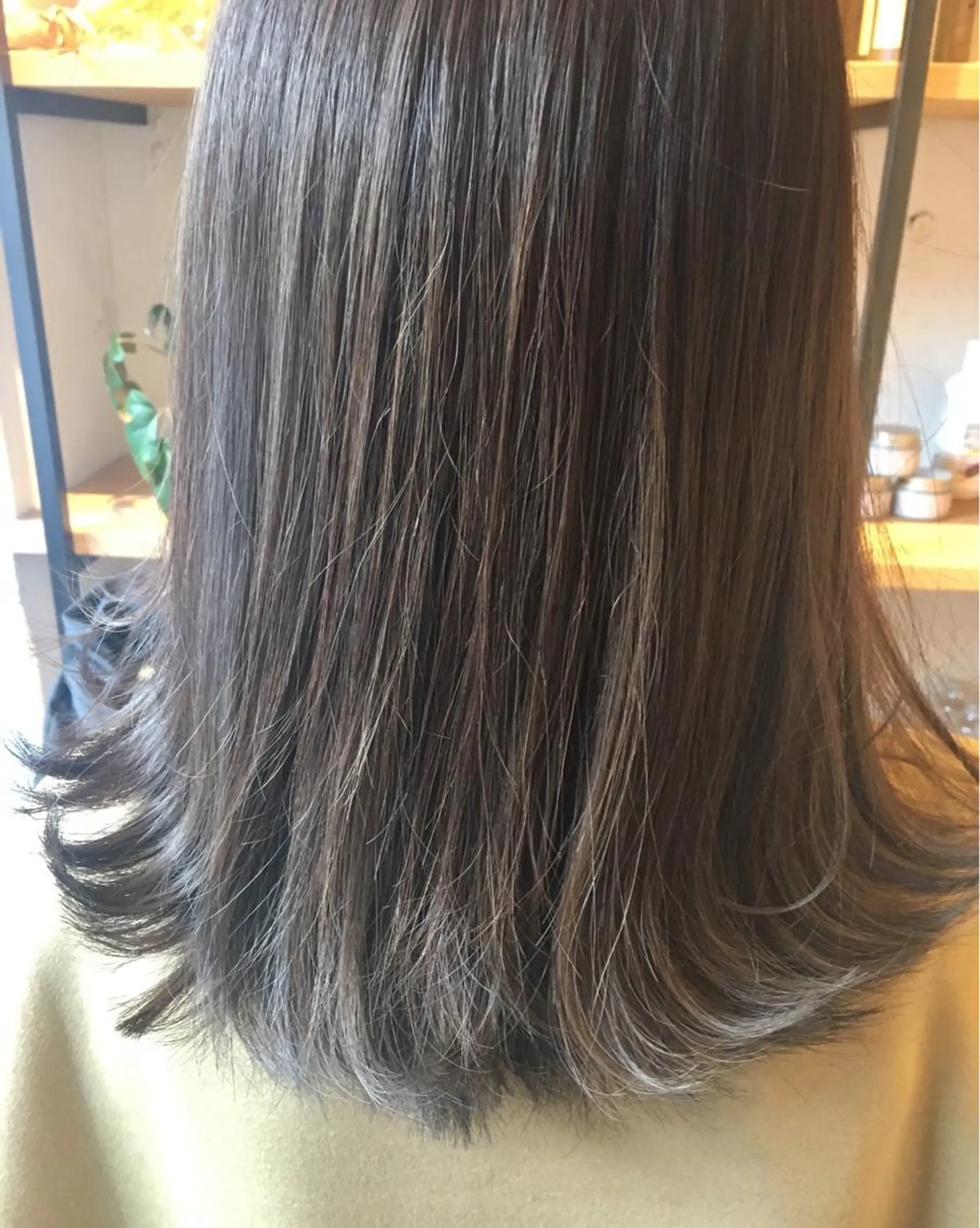 ミディアム カラー 透明感カラー グレージュ ハイライトカラー イルミナカラー ハイライト カット ヘアカラー トリートメント 💈平島 拓也💈のヘアスタイル
