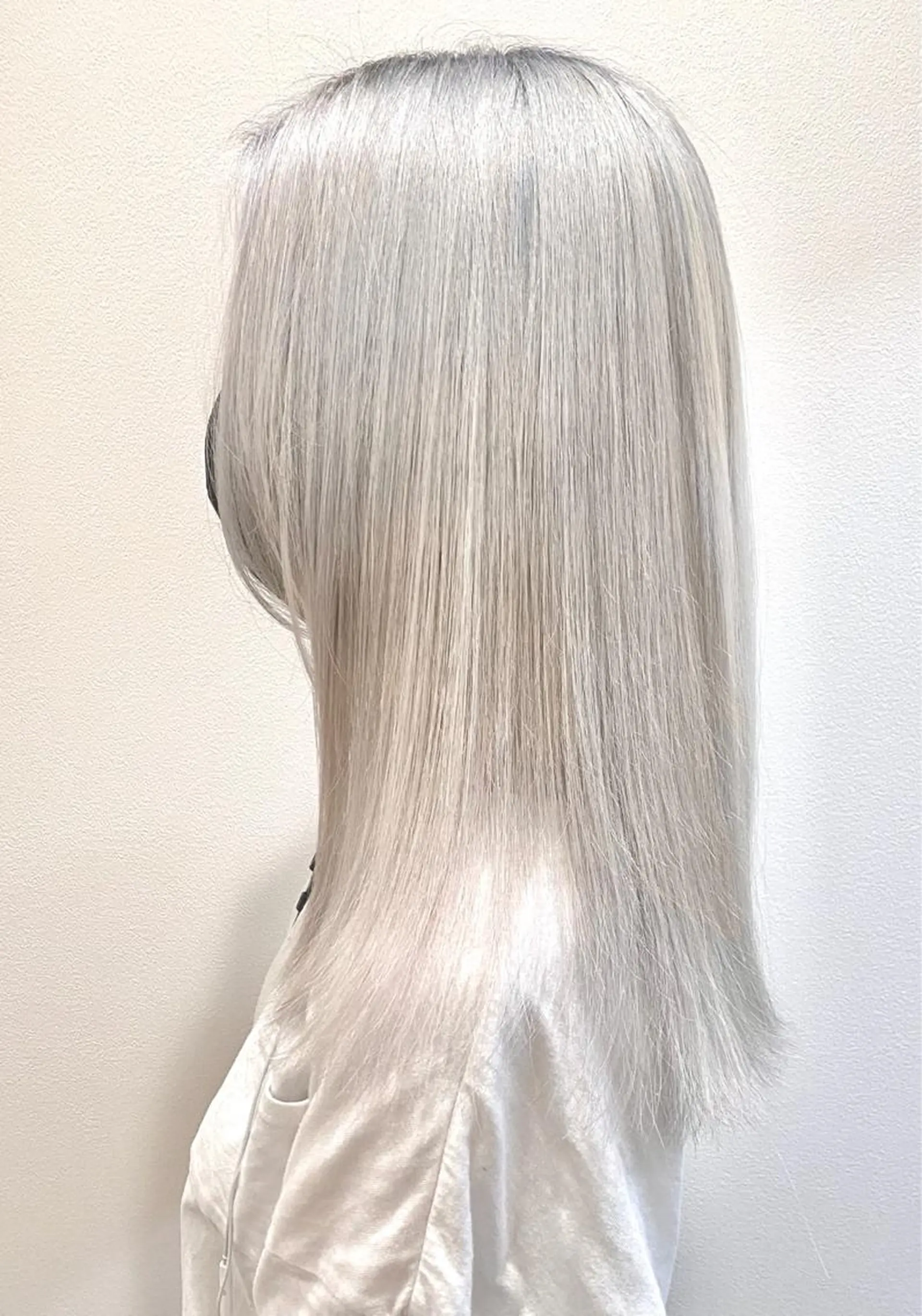 セミロング カラー ブリーチ ケアブリーチ ヘアカラー トリートメント RAIMA ハイトーン/ベージュのヘアスタイル