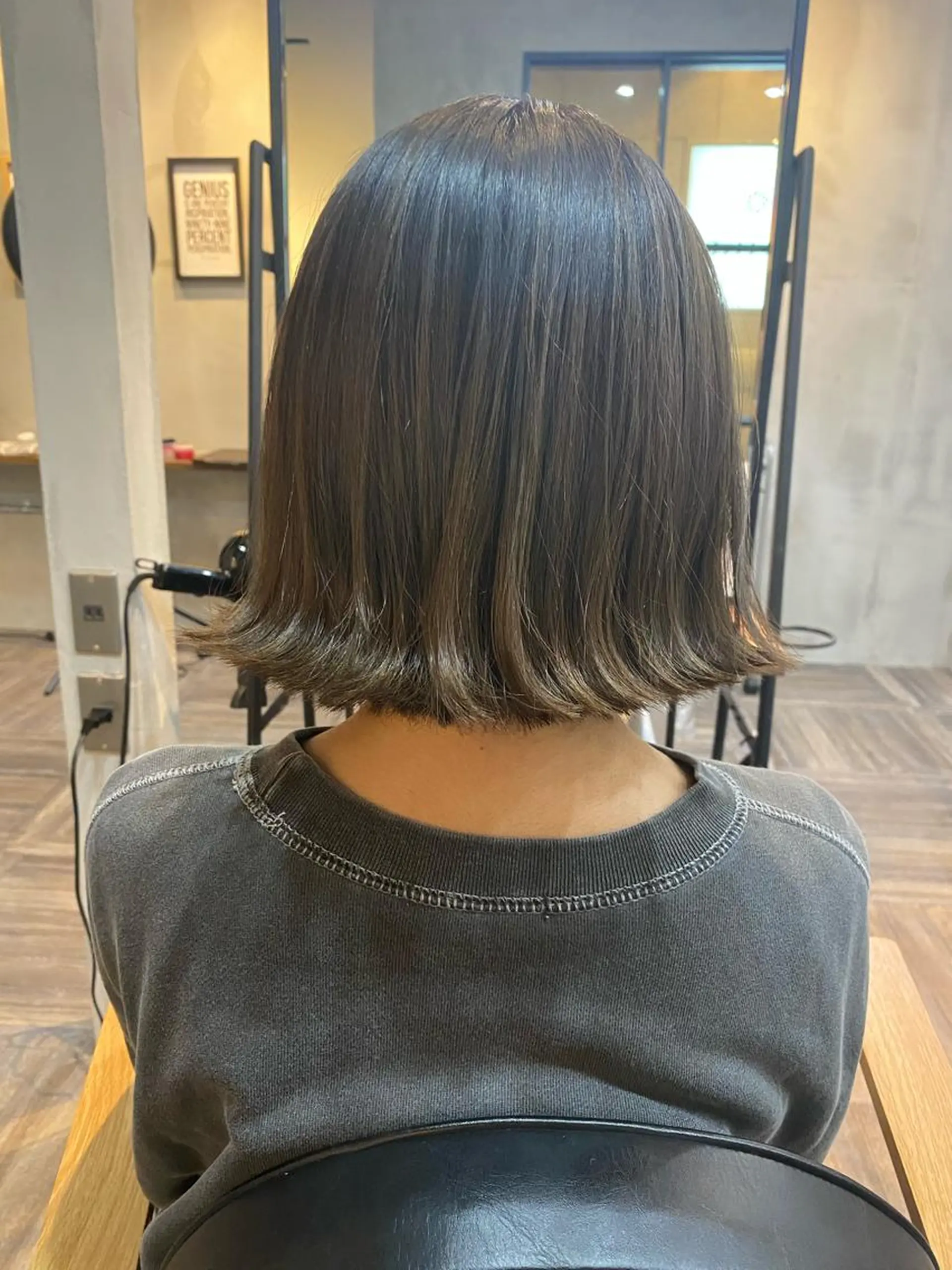 ショート カラー 西岡 翼のヘアスタイル
