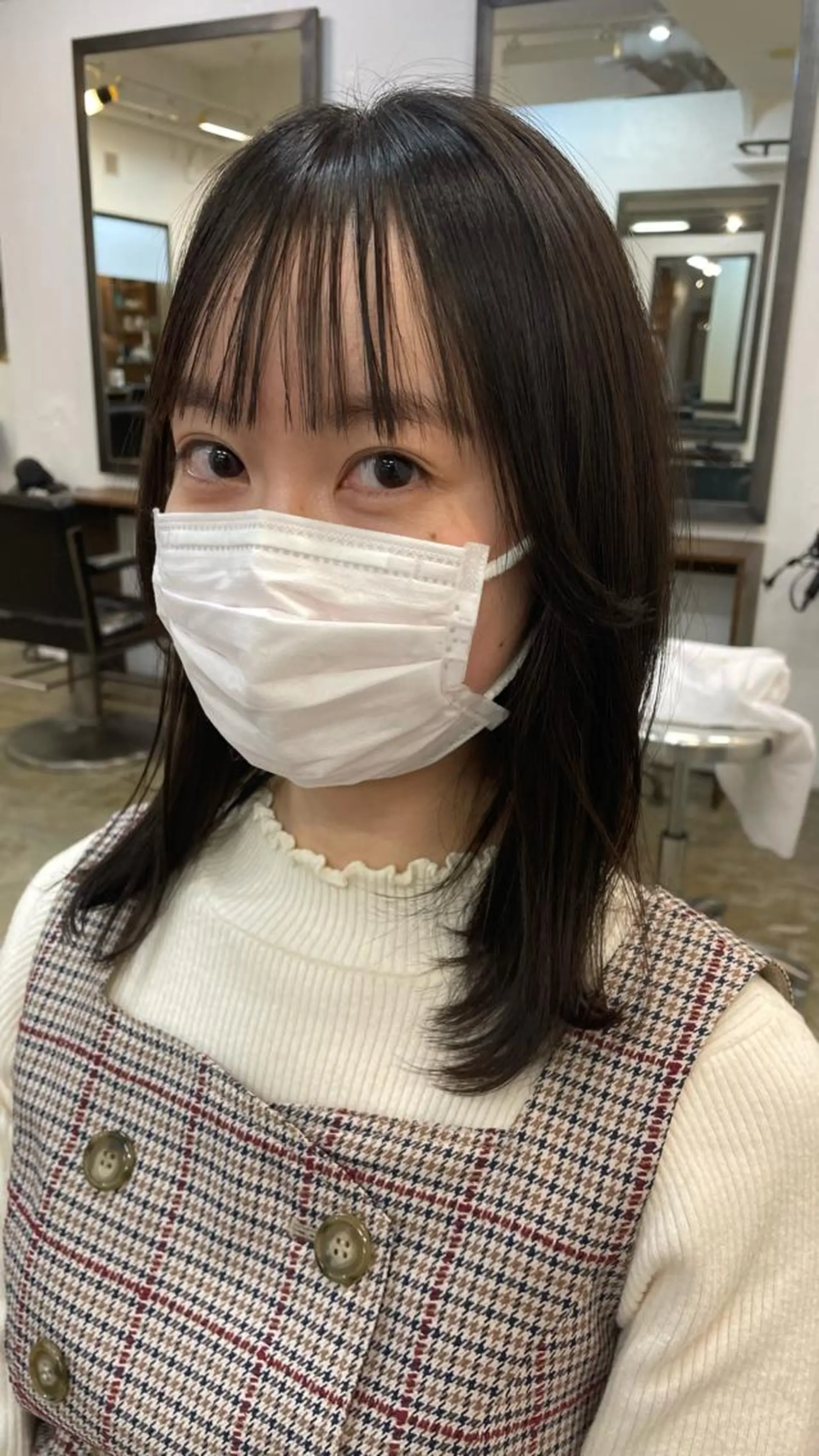 ミディアム オリーブカラー 長谷川のヘアスタイル