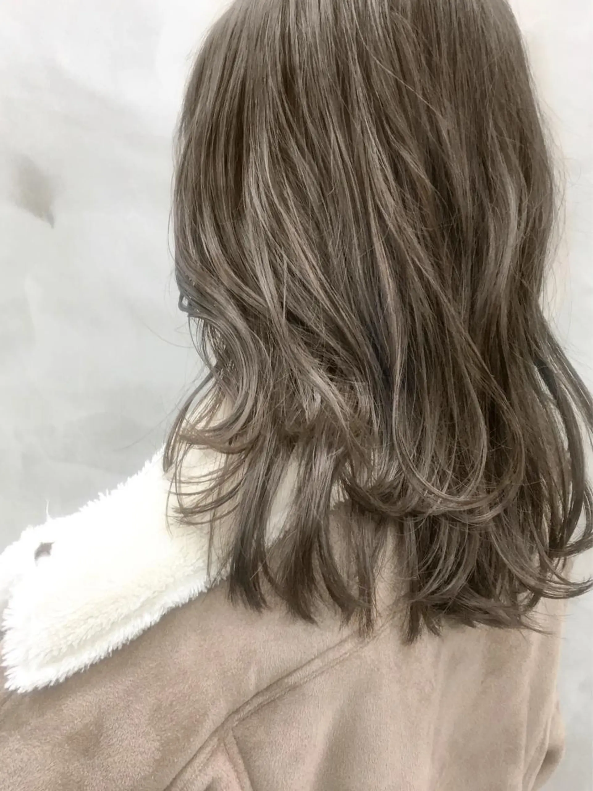 カラー ベージュカラー ブリーチ グレージュ ハイライトカラー ボブ SEED&beauty byFLAT所属・ヘッドスパ (女性限定)🍋モエのヘアスタイル